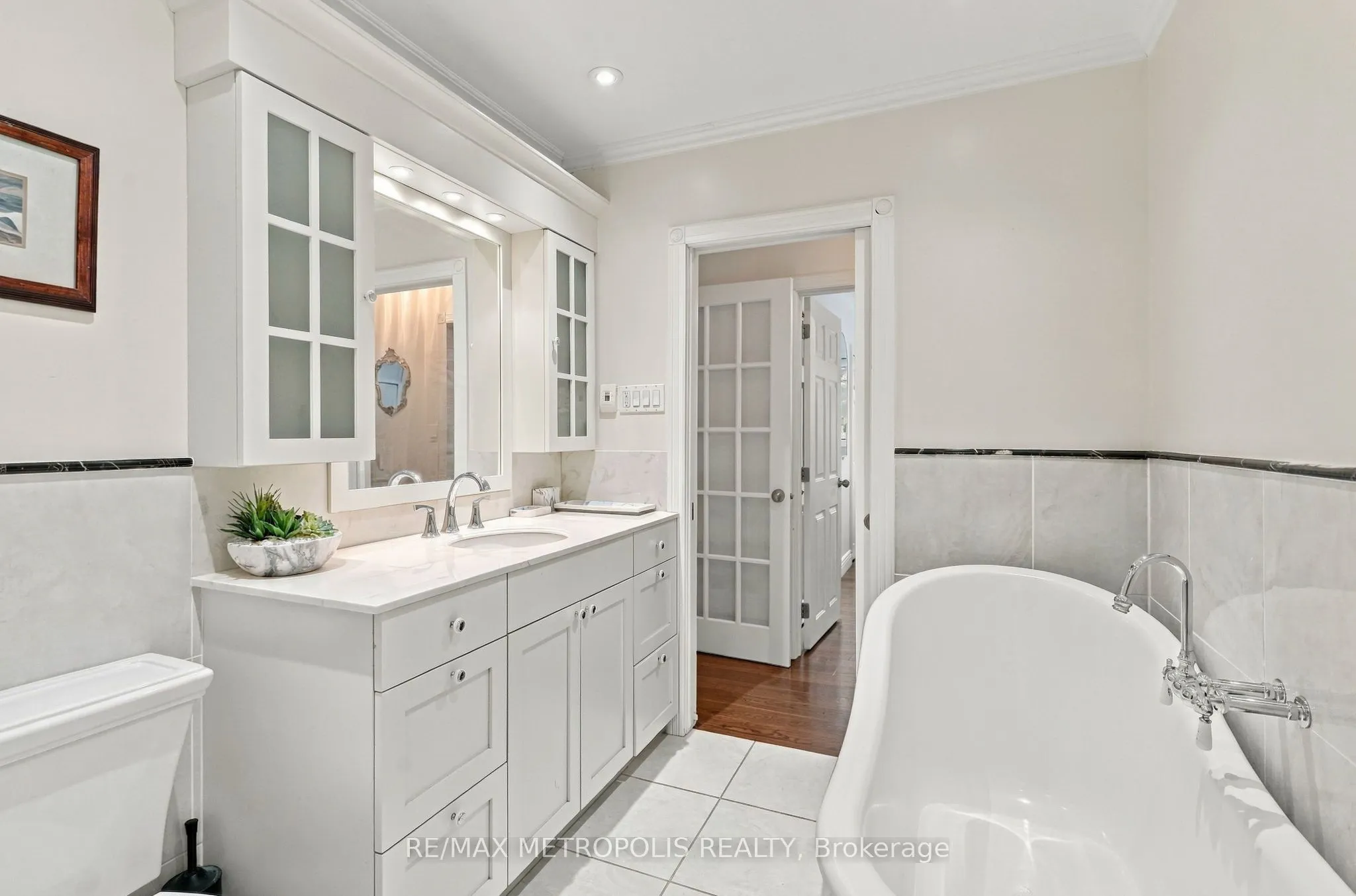 1228 Elgin Crescent