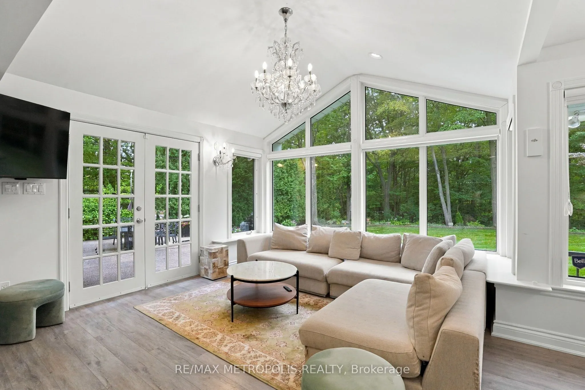 1228 Elgin Crescent