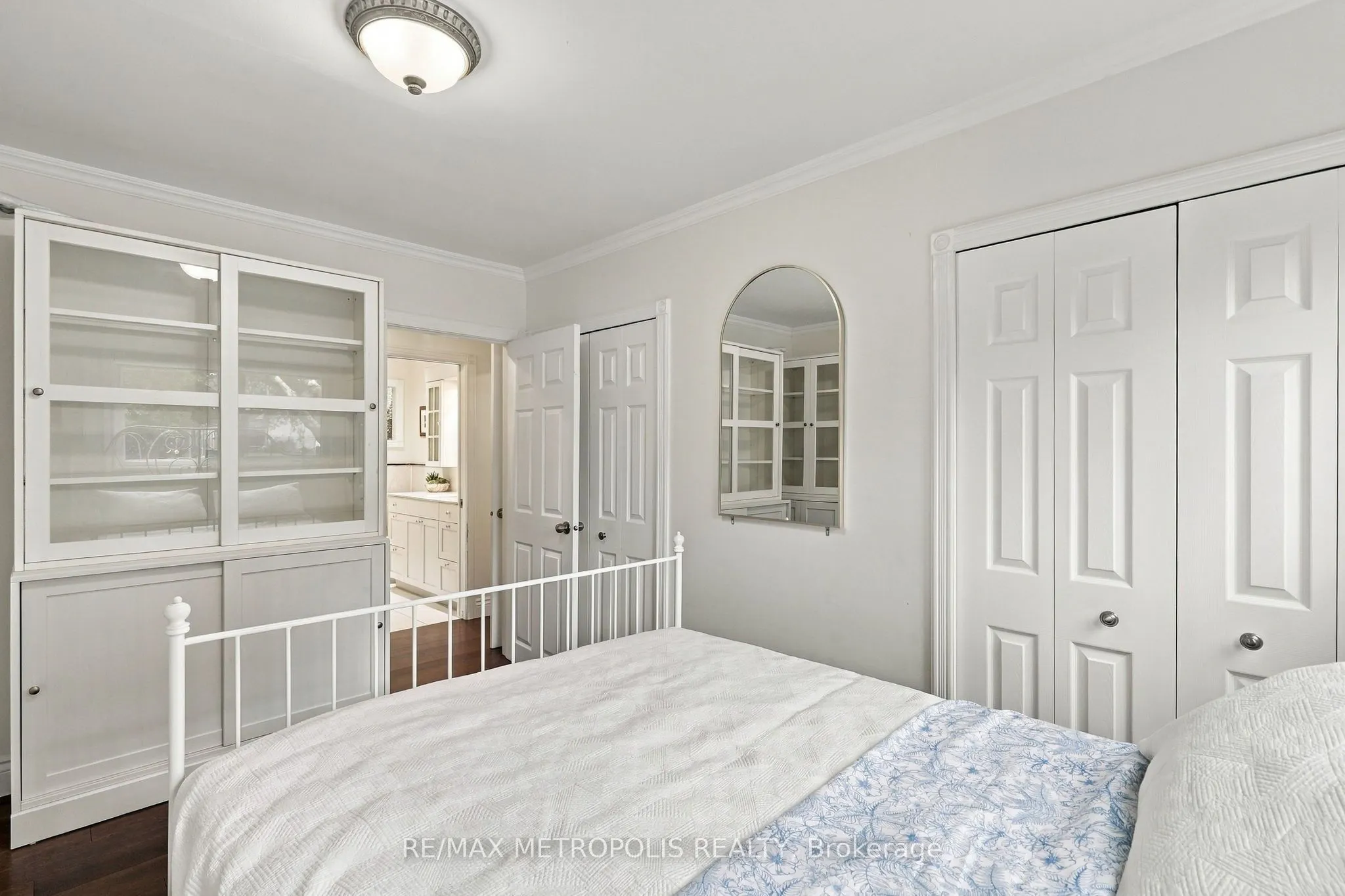 1228 Elgin Crescent