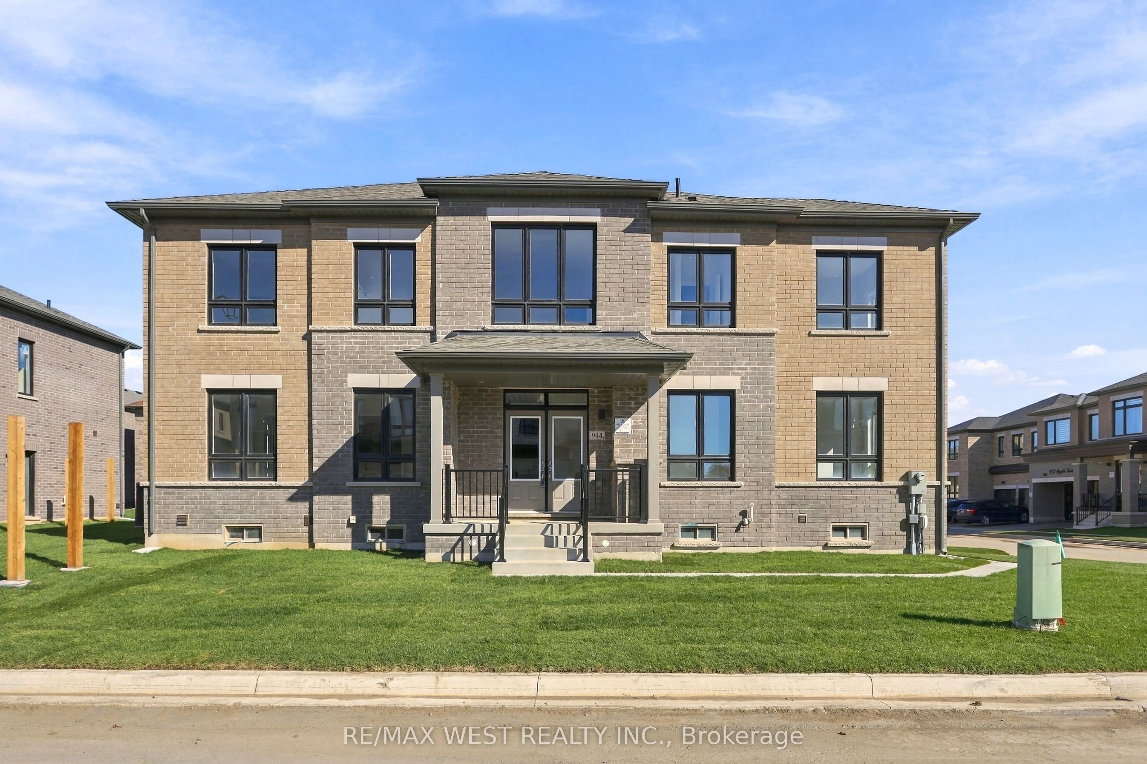 944 Apple Terrace