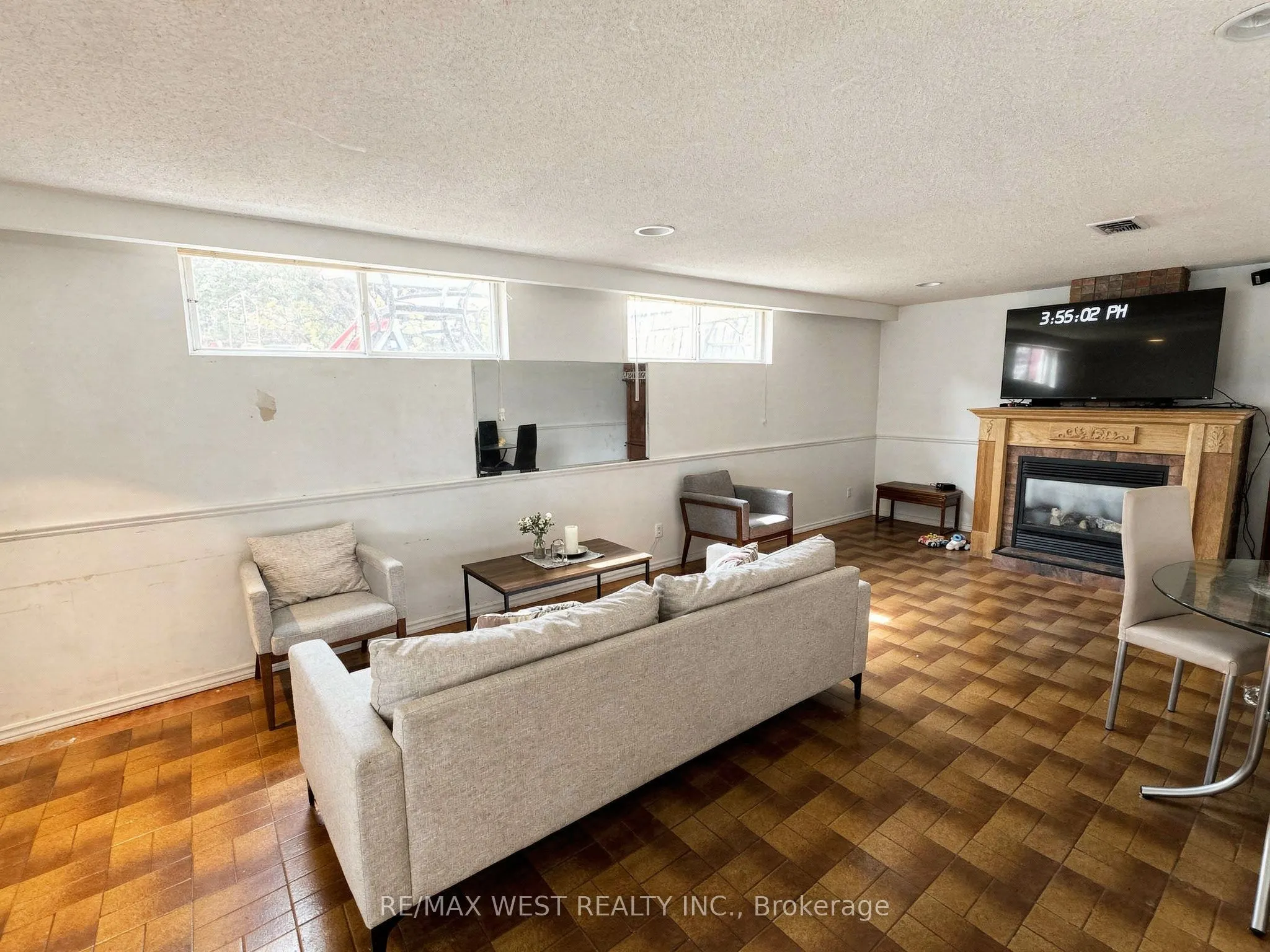 31 Valencia Crescent #Lower Level