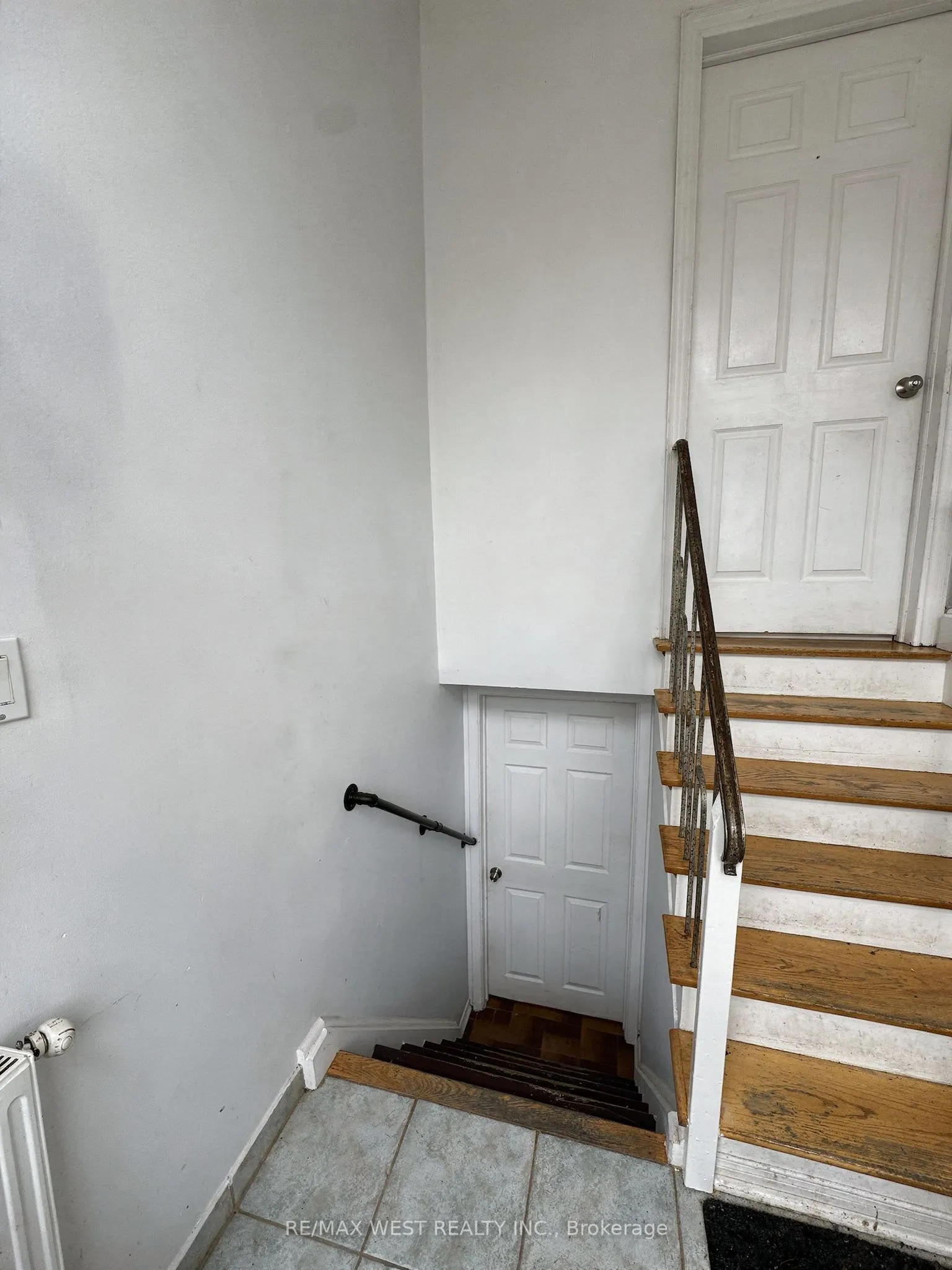 31 Valencia Crescent #Lower Level