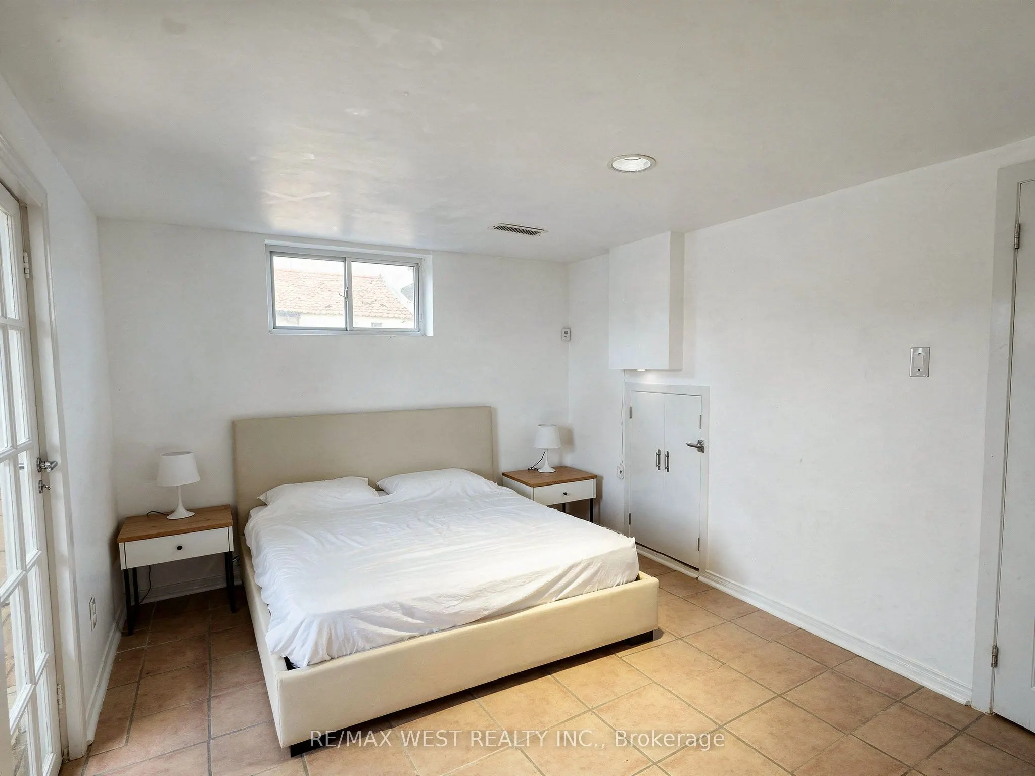 31 Valencia Crescent #Lower Level