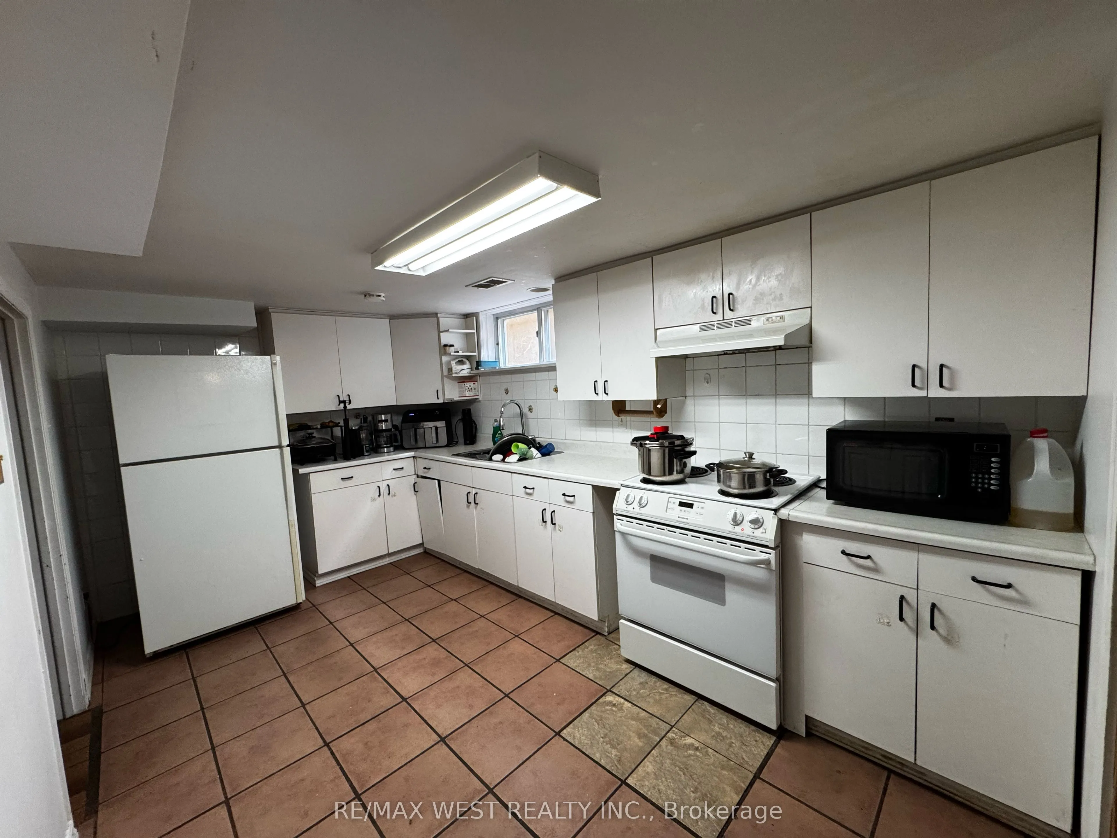 31 Valencia Crescent #Lower Level