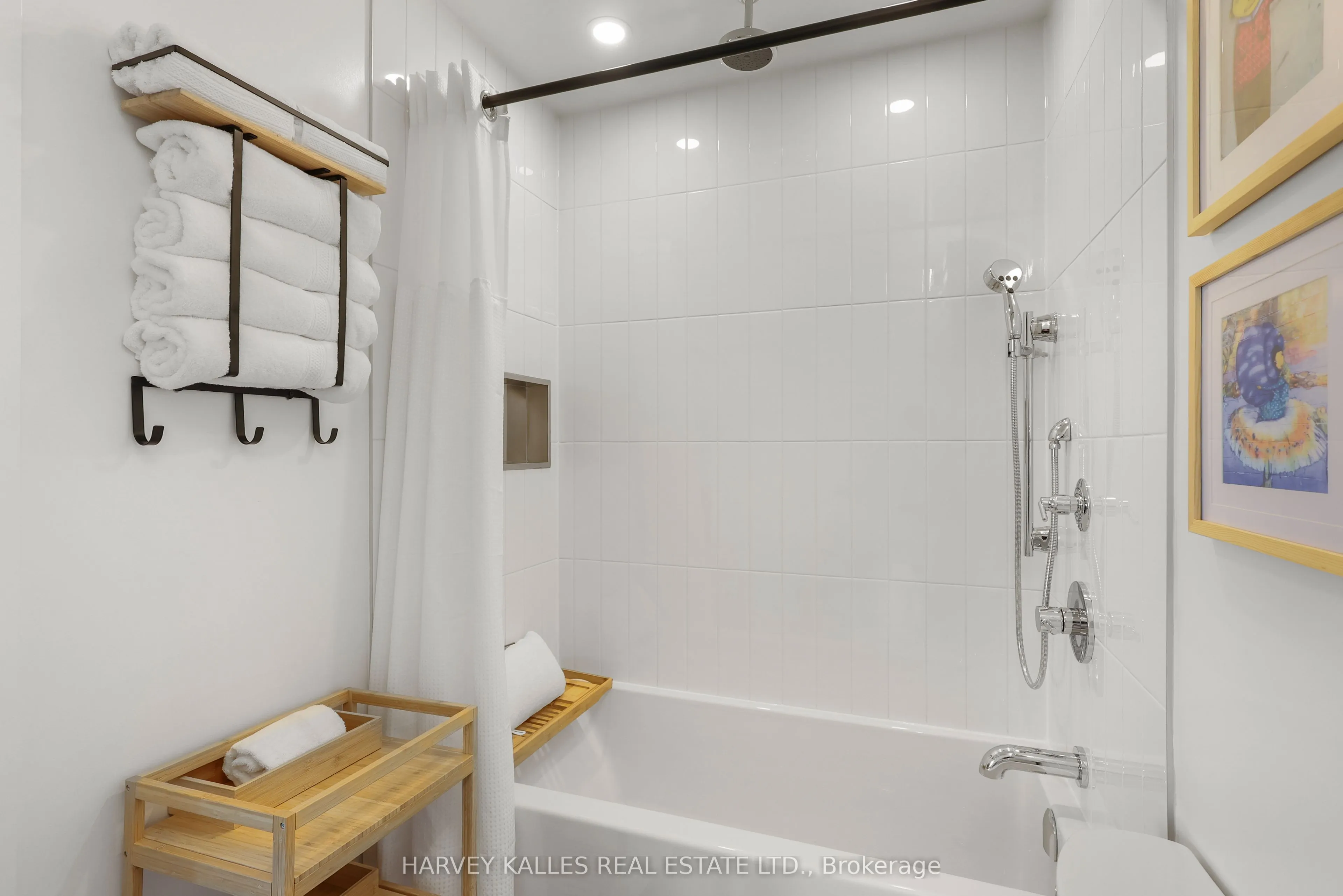 2495 Eglinton Avenue W #609
