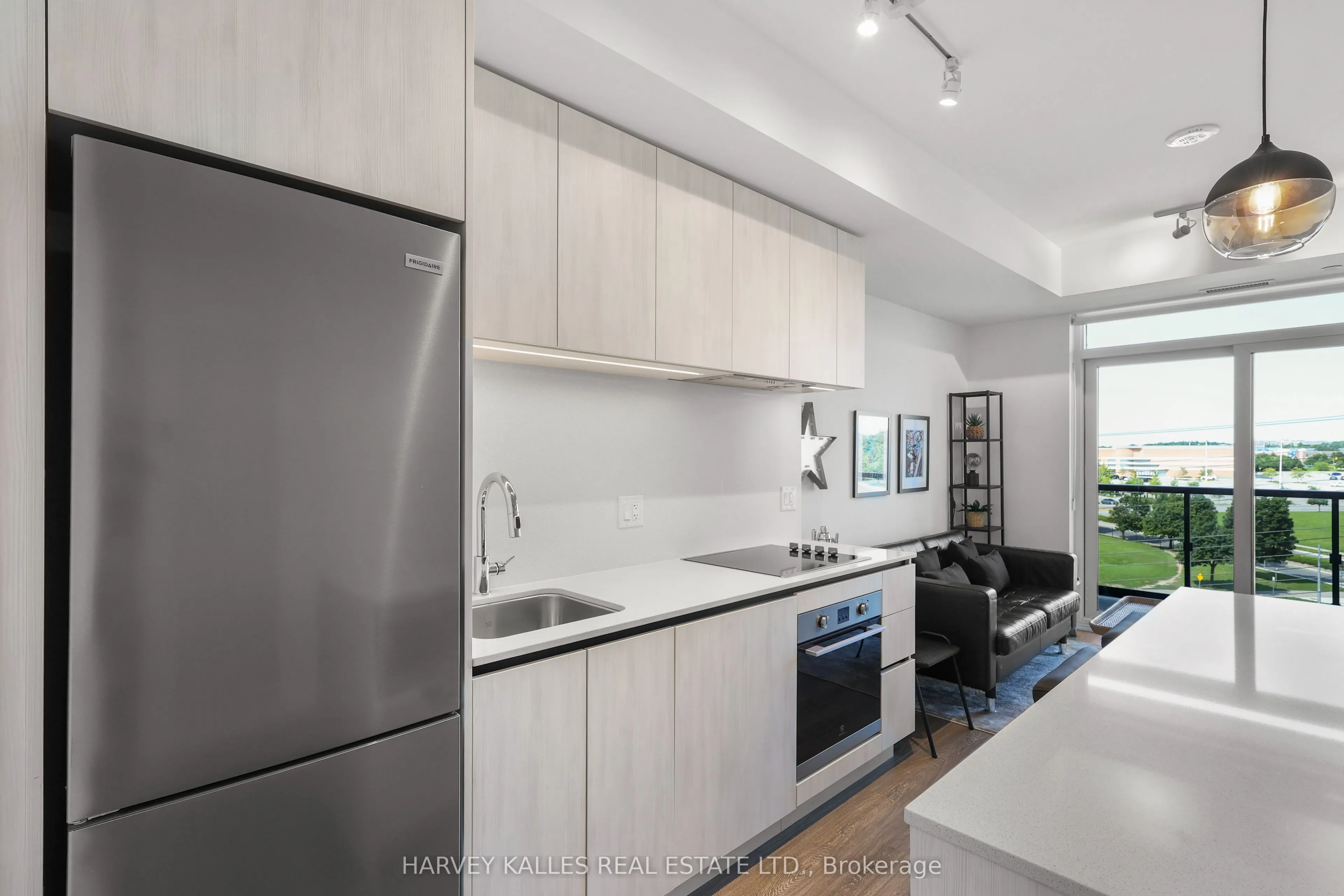 2495 Eglinton Avenue W #609