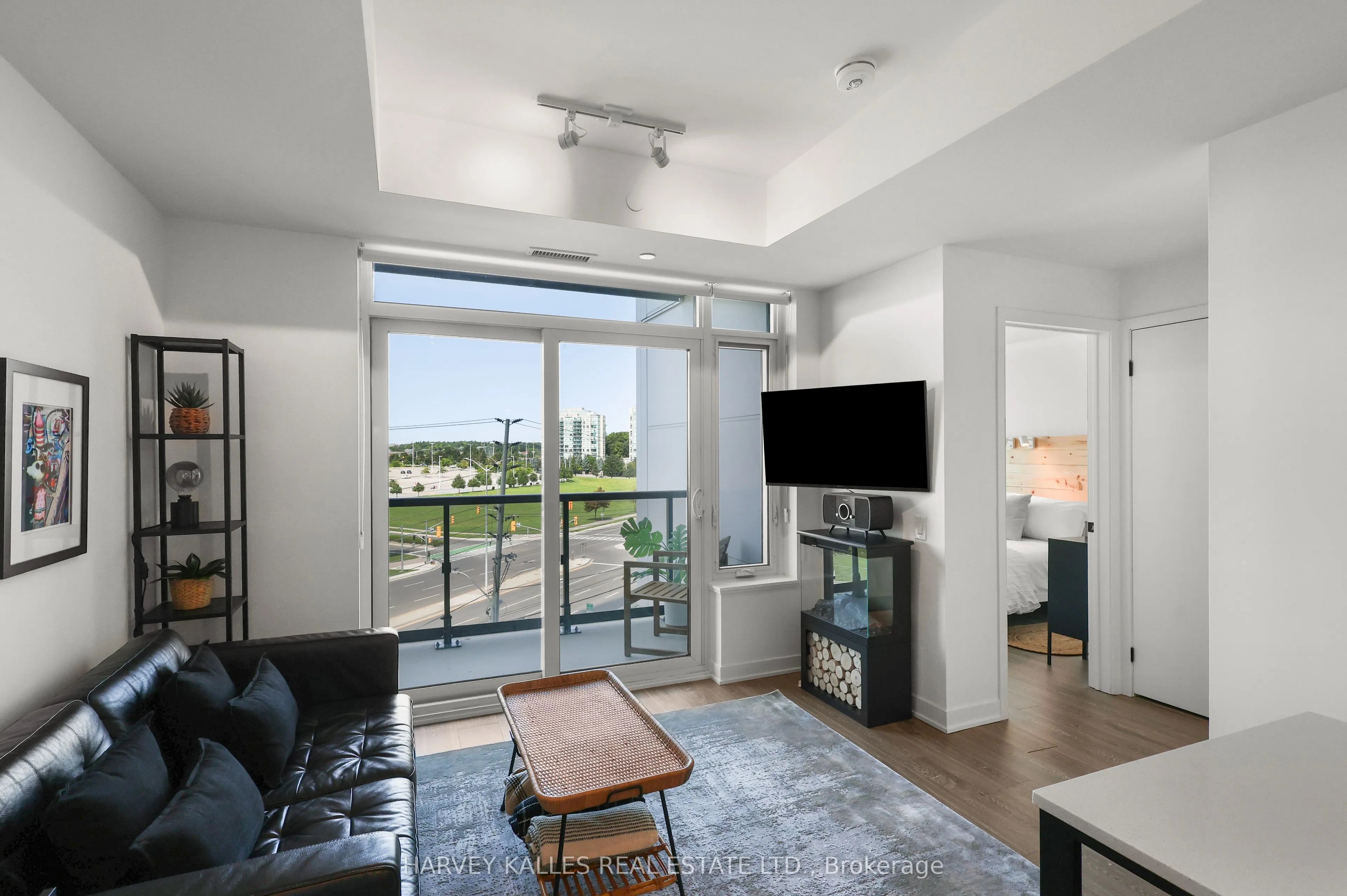 2495 Eglinton Avenue W #609