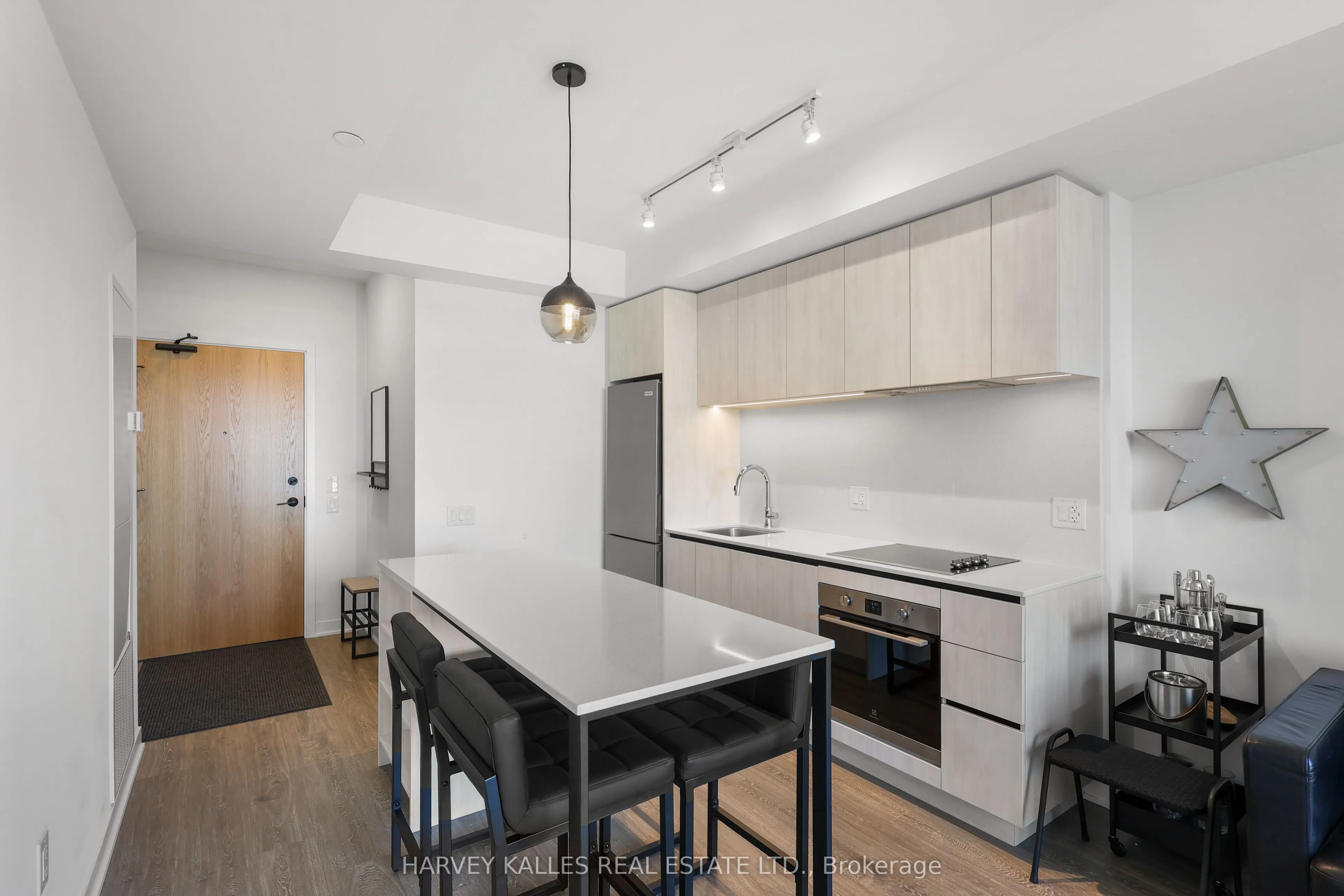 2495 Eglinton Avenue W #609