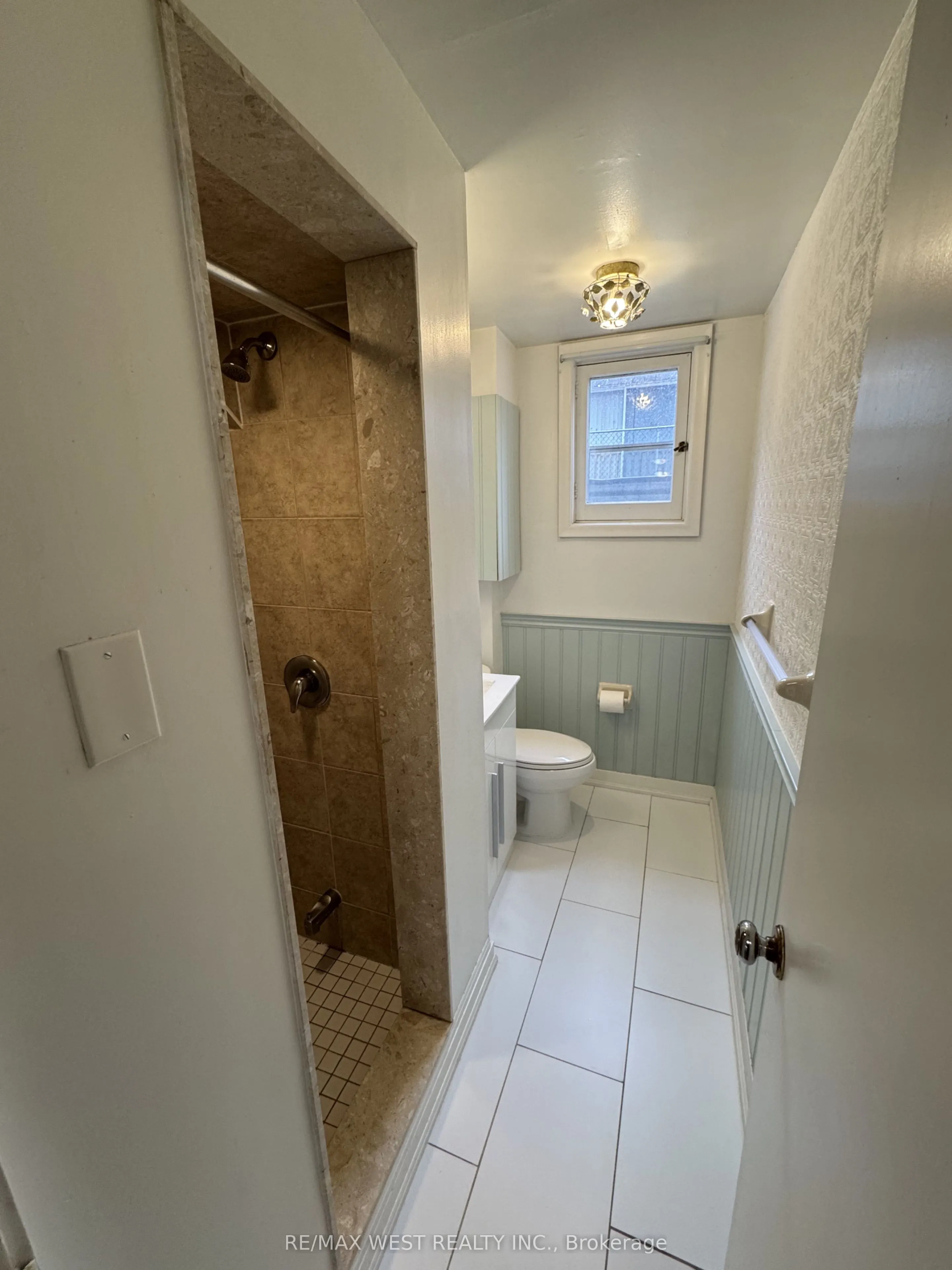 35 Lilywood Road #B2