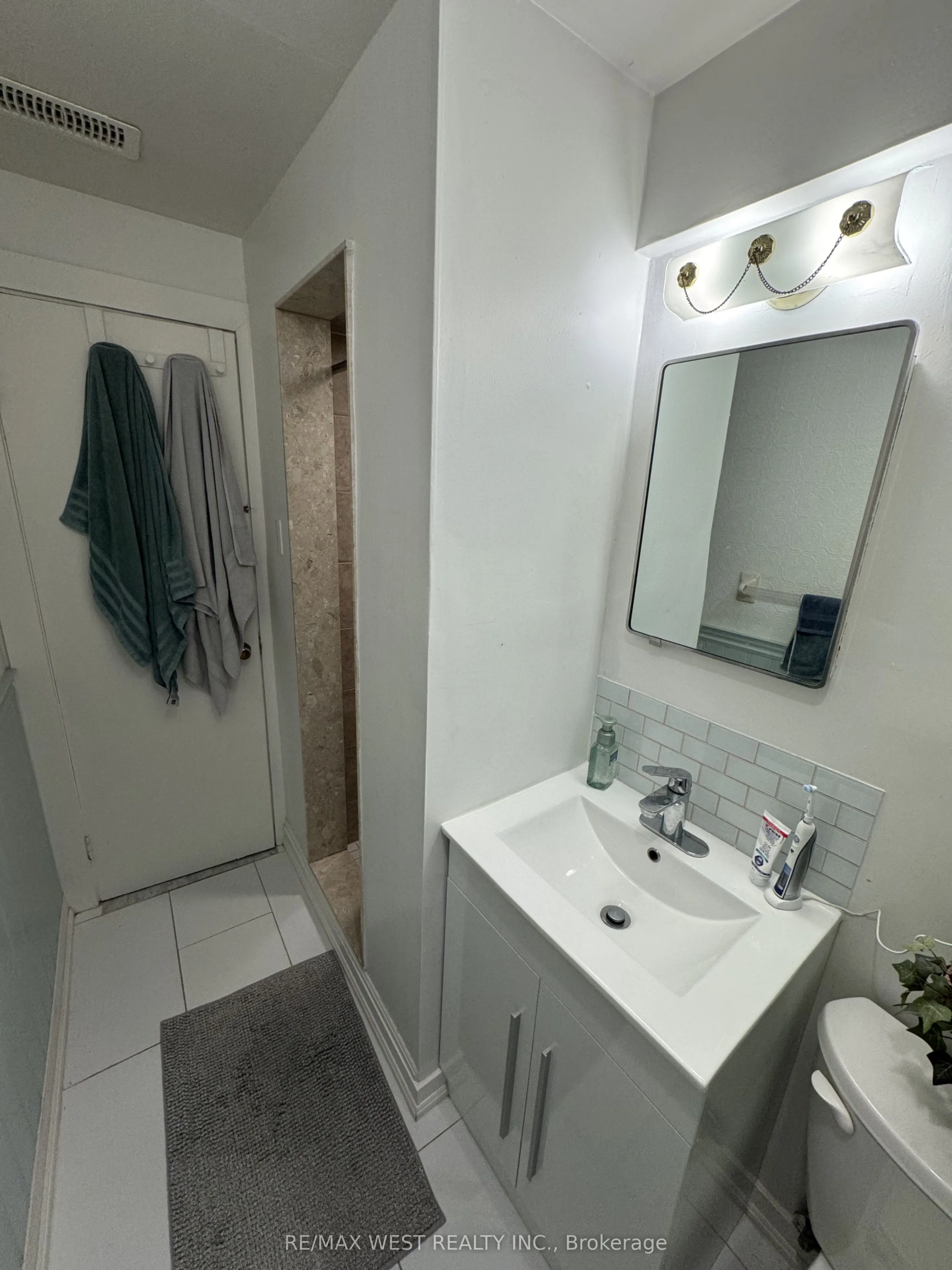 35 Lilywood Road #B2