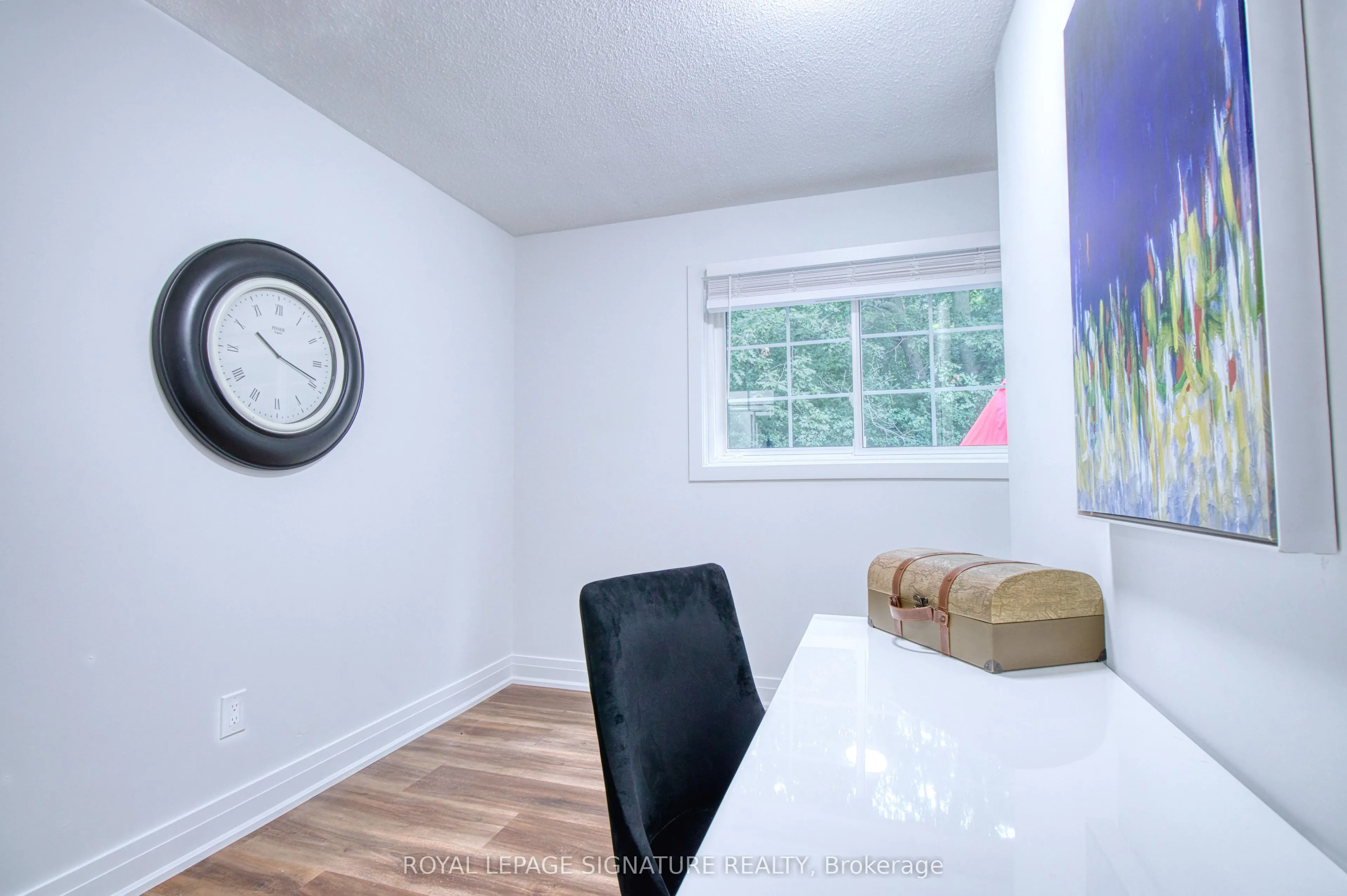 1414 Harmsworth Square