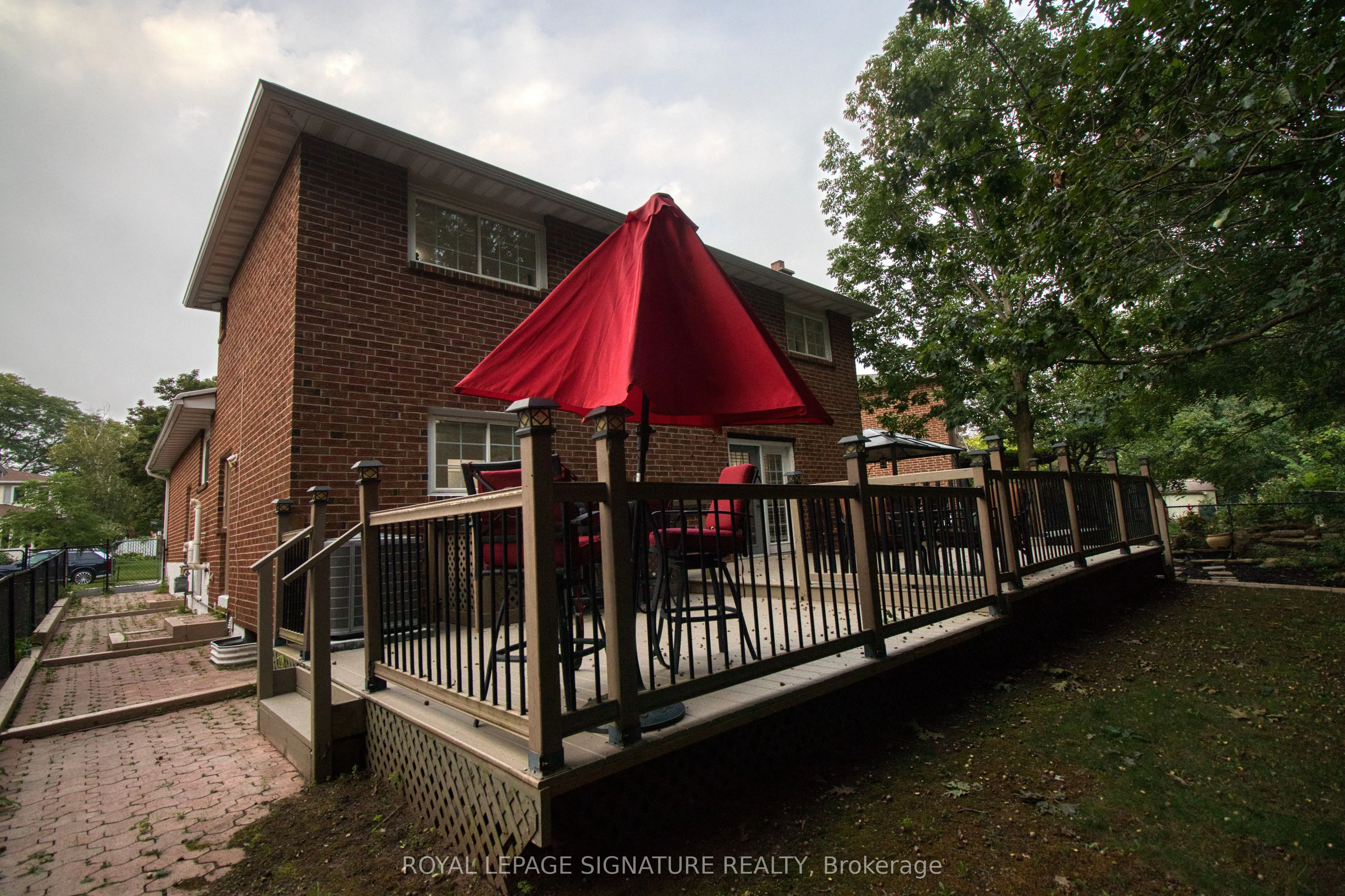 1414 Harmsworth Square