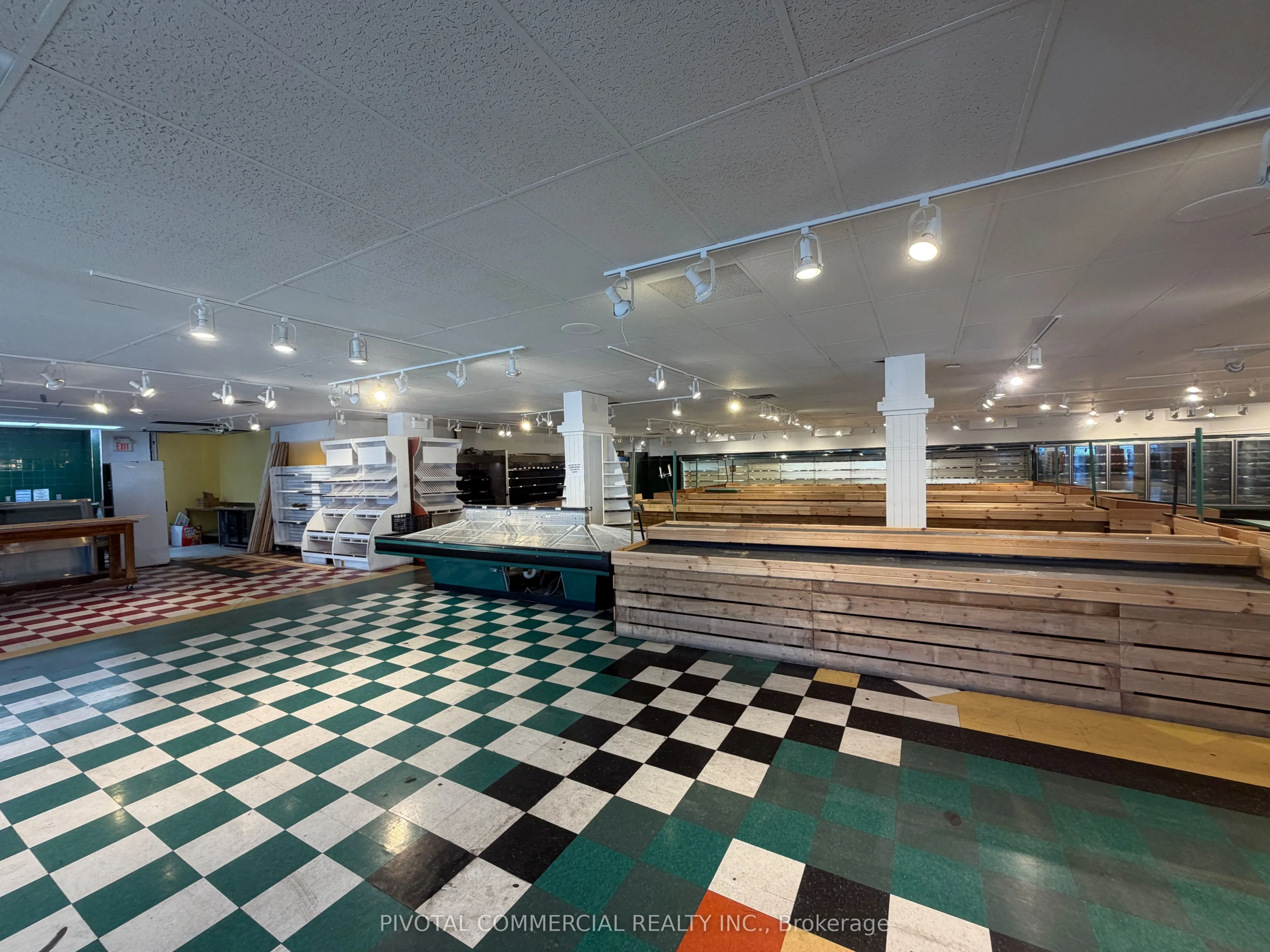 170 Lakeshore Road E #100