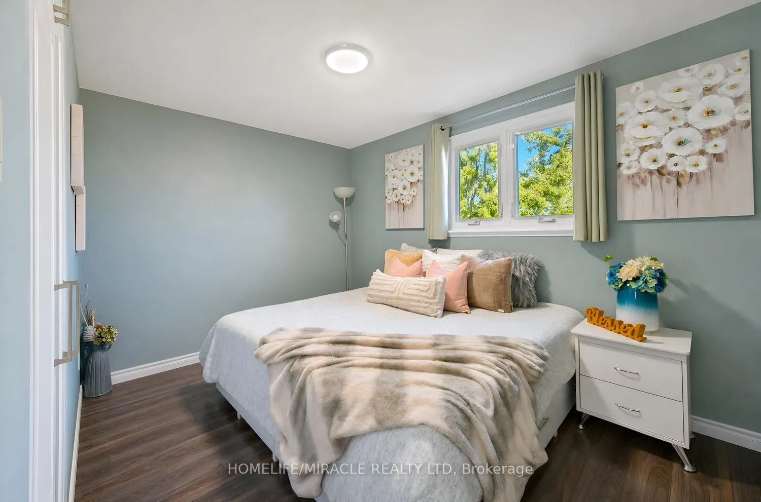 14 Tinton Crescent