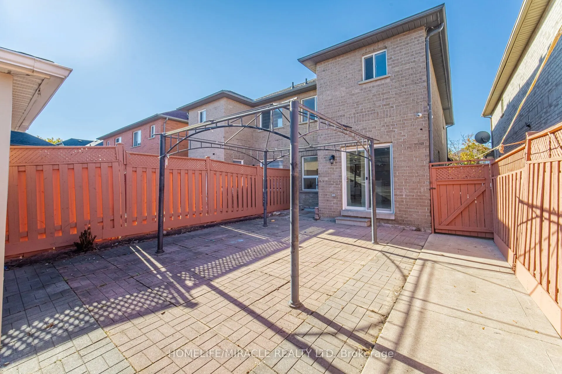 33 Ridgefield Court