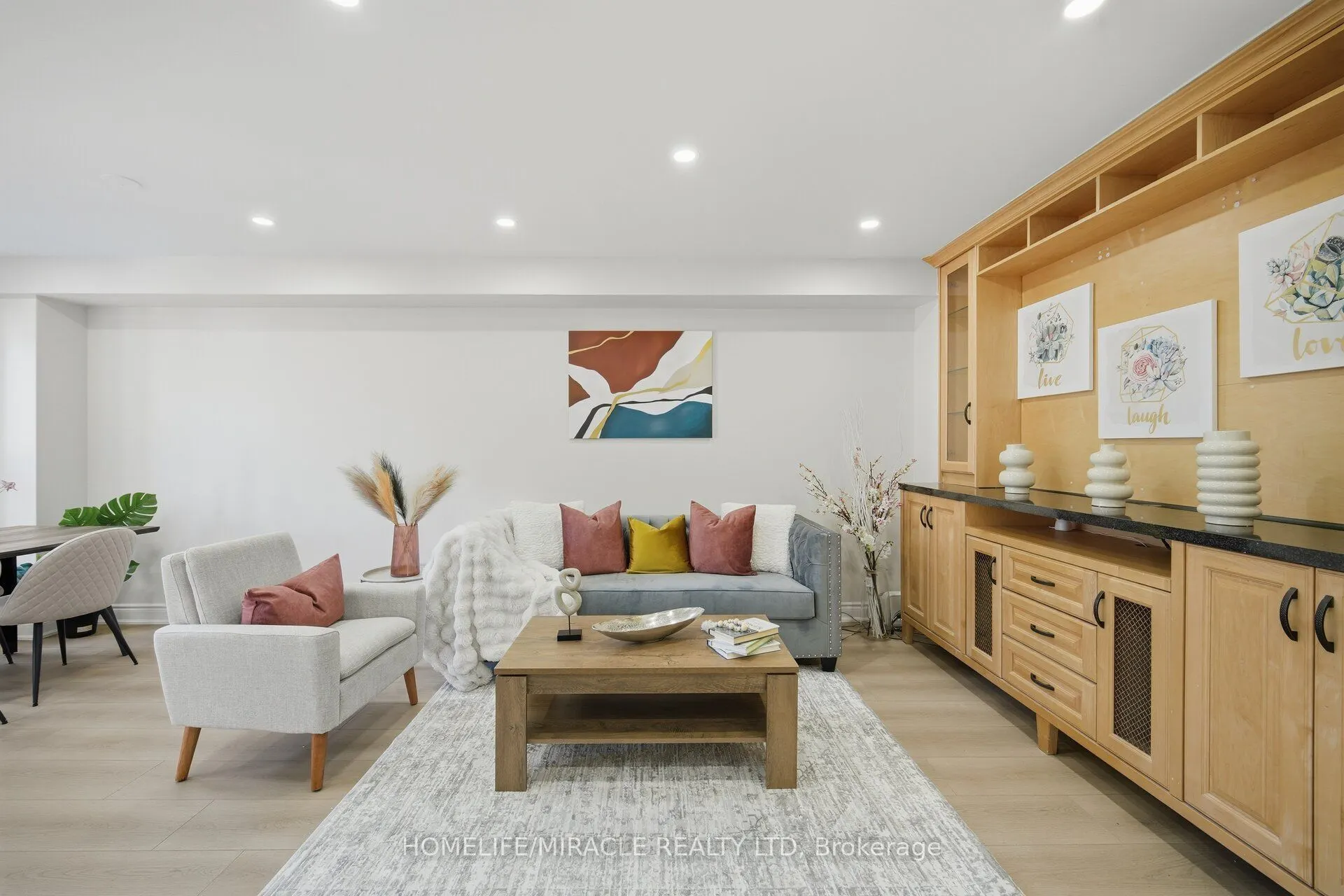 33 Ridgefield Court