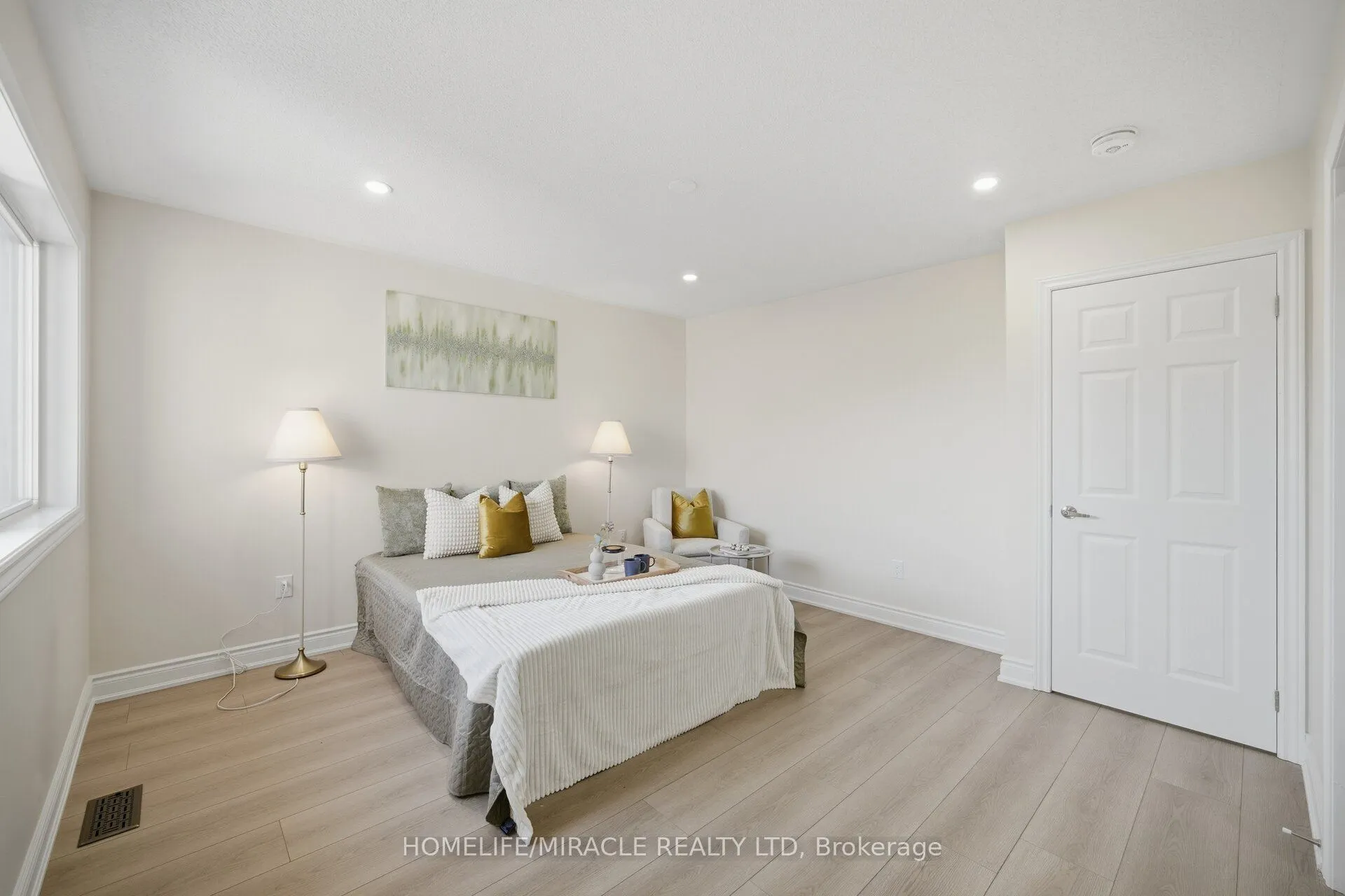 33 Ridgefield Court