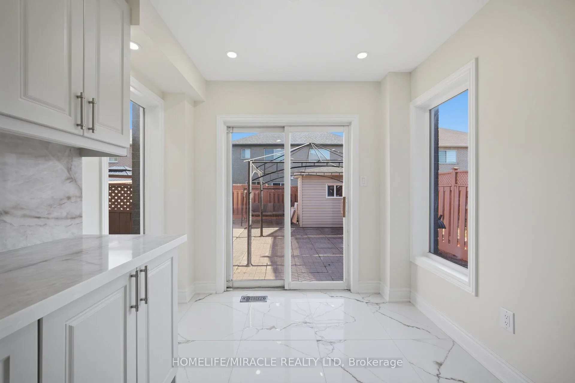 33 Ridgefield Court