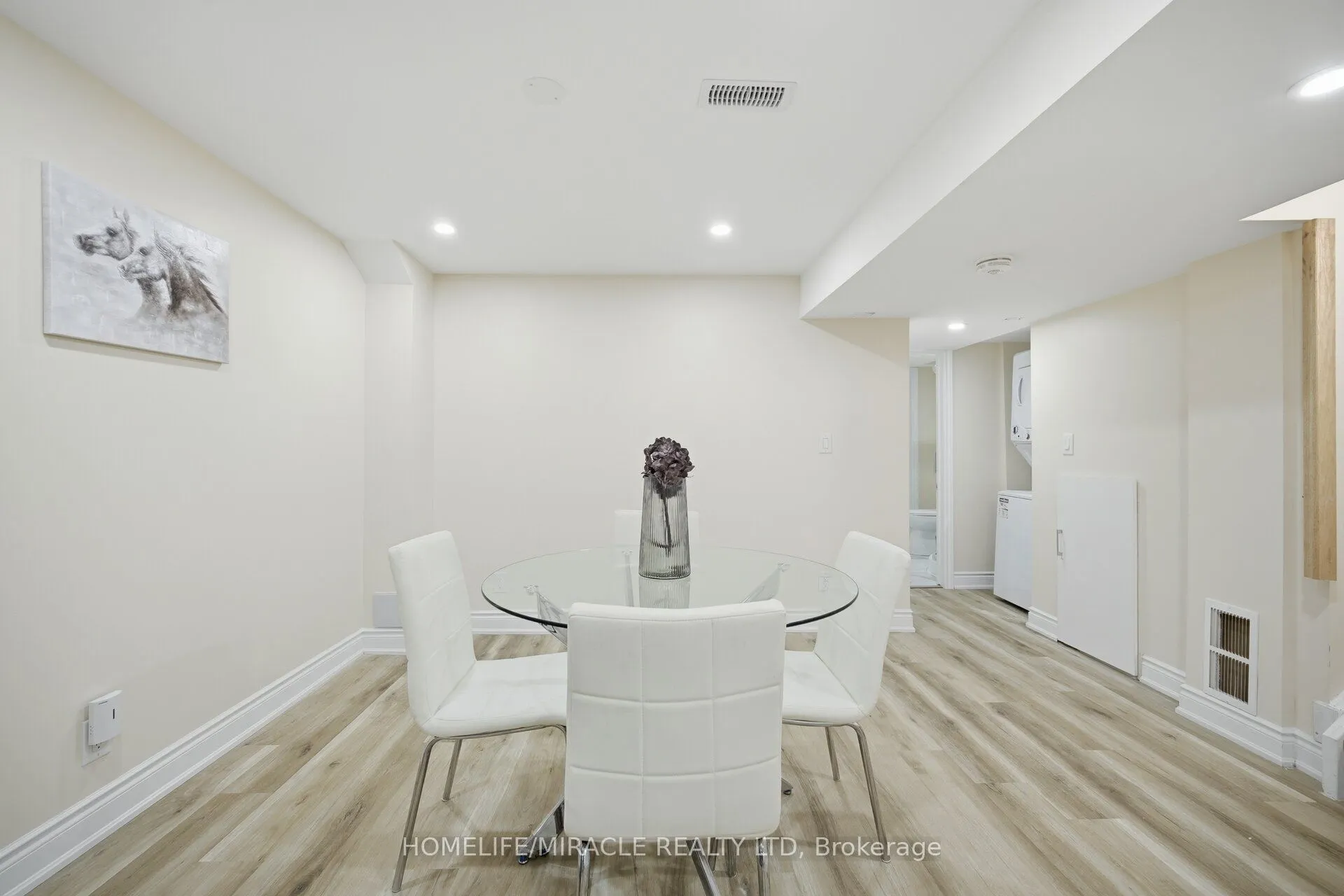 33 Ridgefield Court