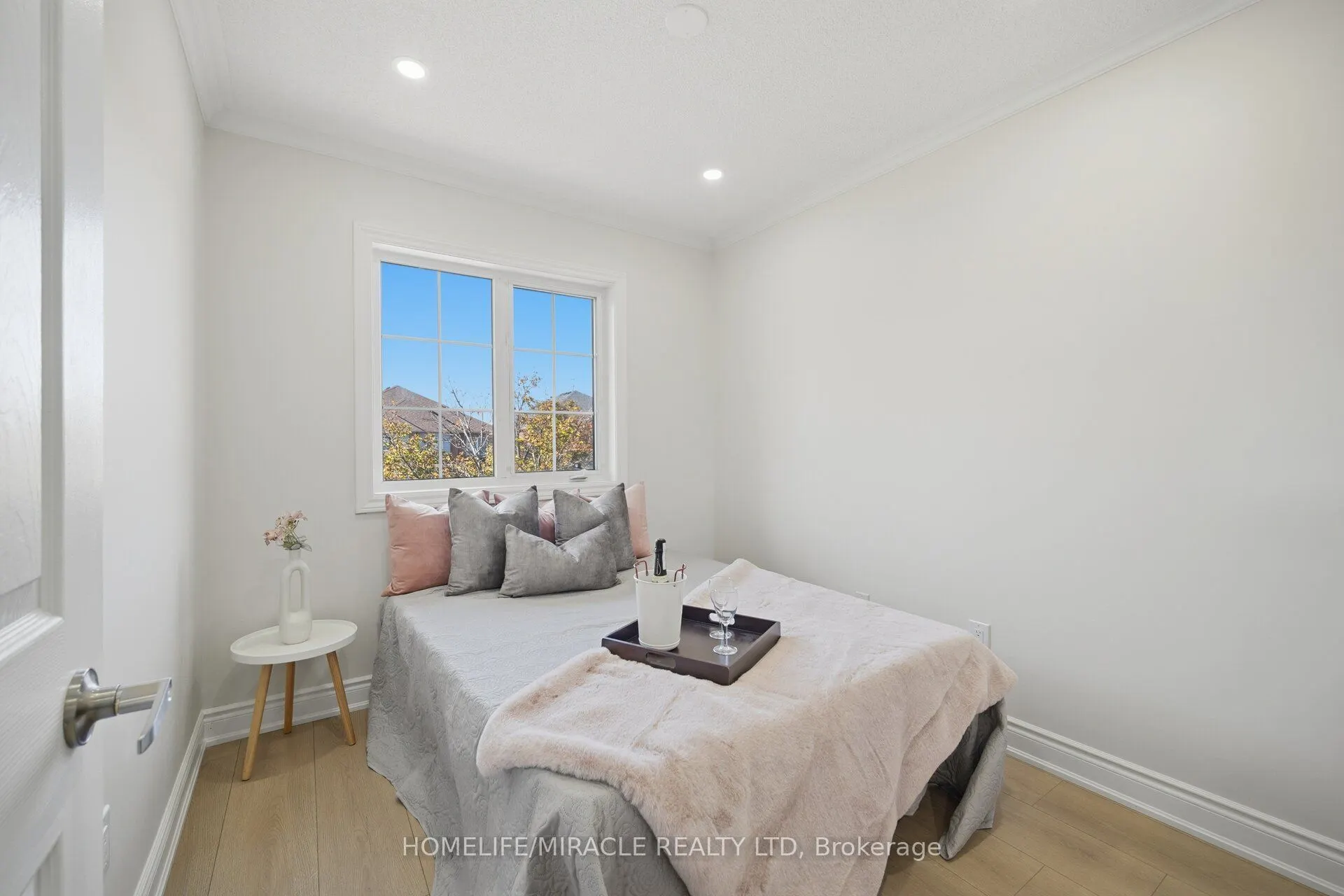 33 Ridgefield Court