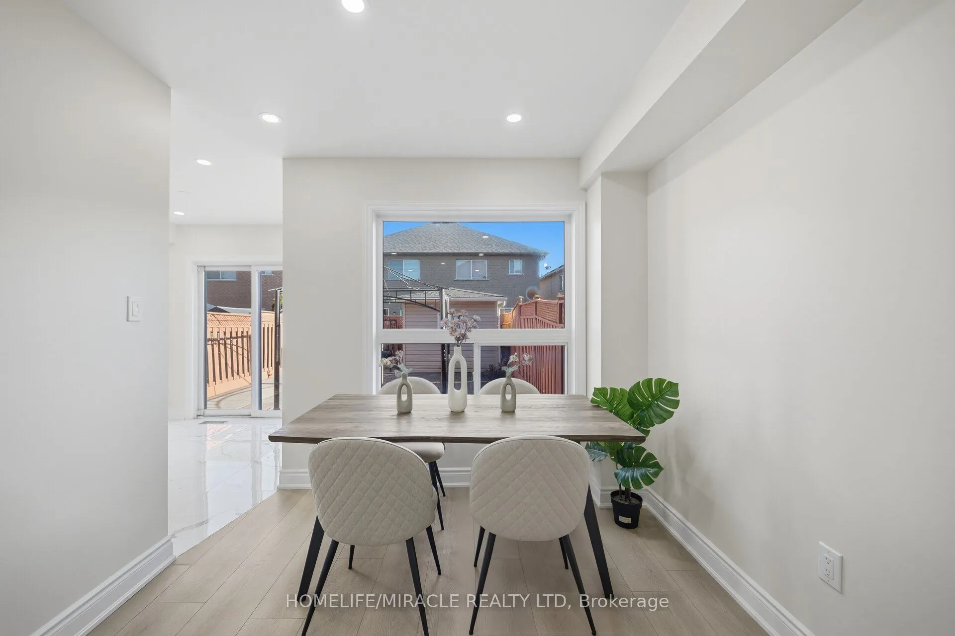 33 Ridgefield Court