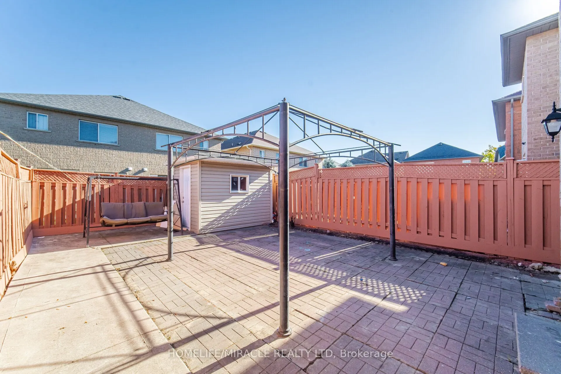 33 Ridgefield Court