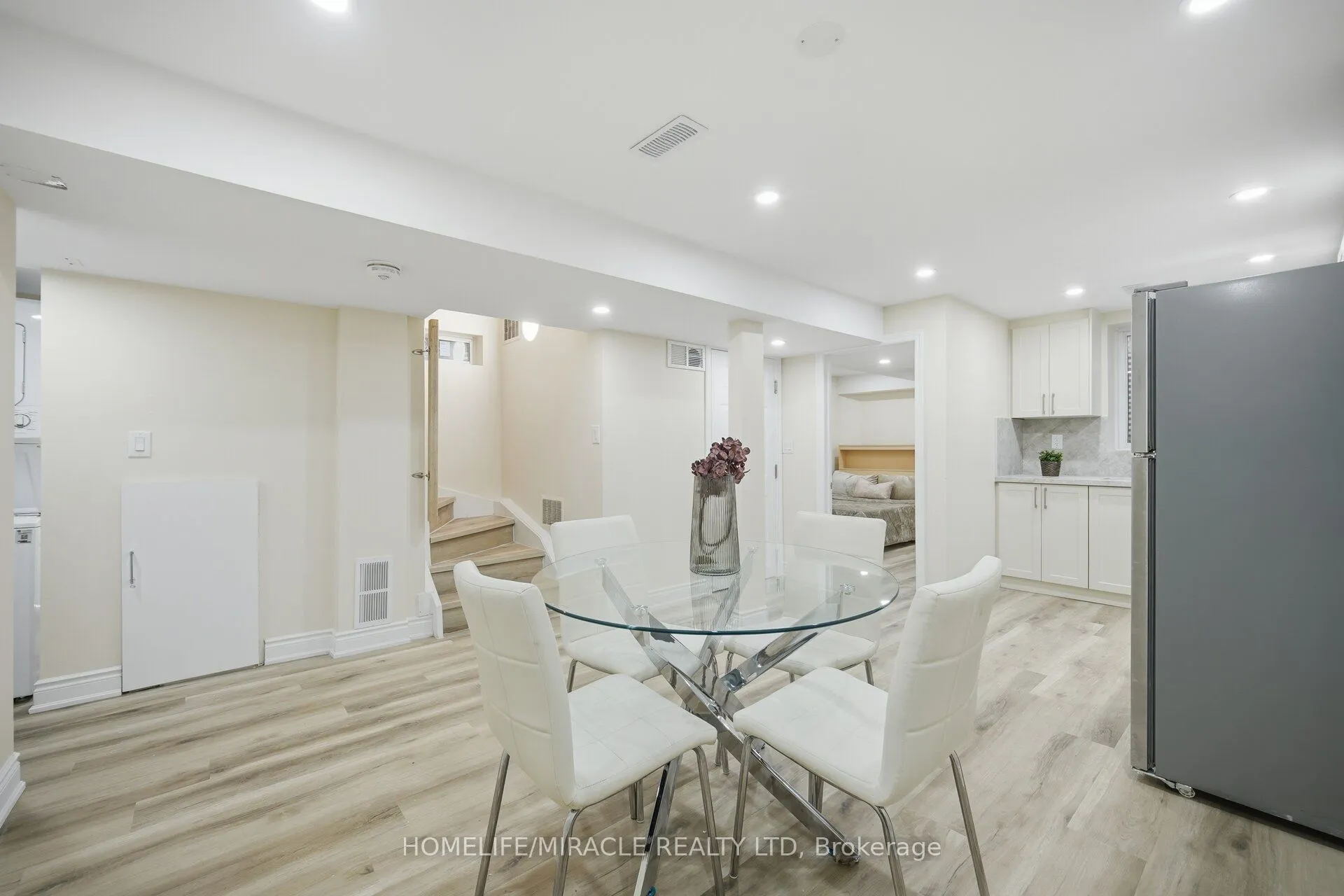 33 Ridgefield Court