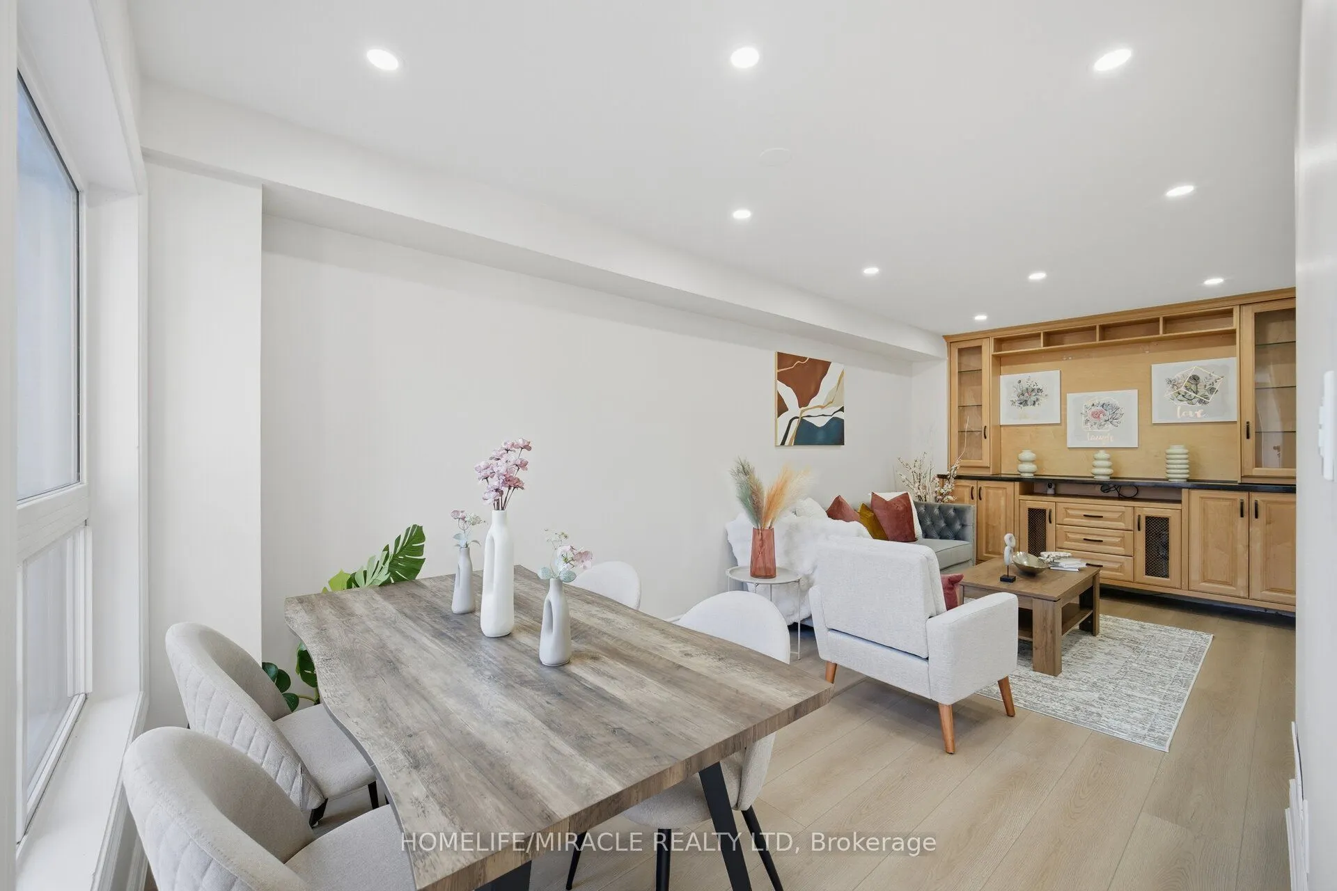 33 Ridgefield Court