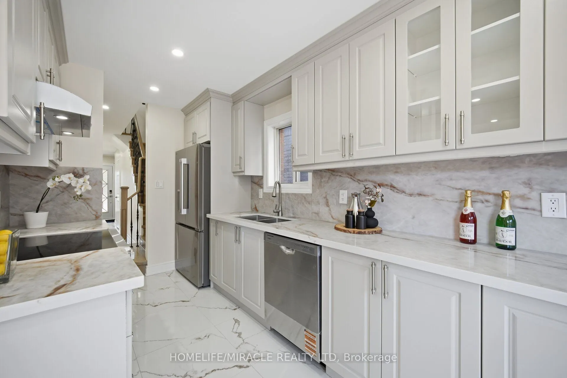 33 Ridgefield Court
