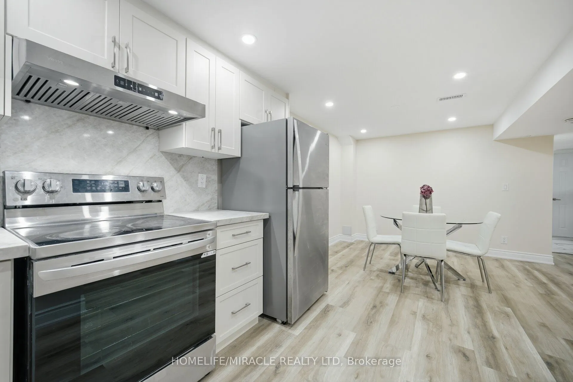 33 Ridgefield Court