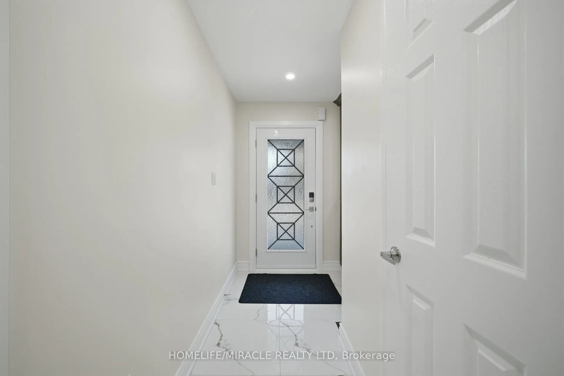 33 Ridgefield Court