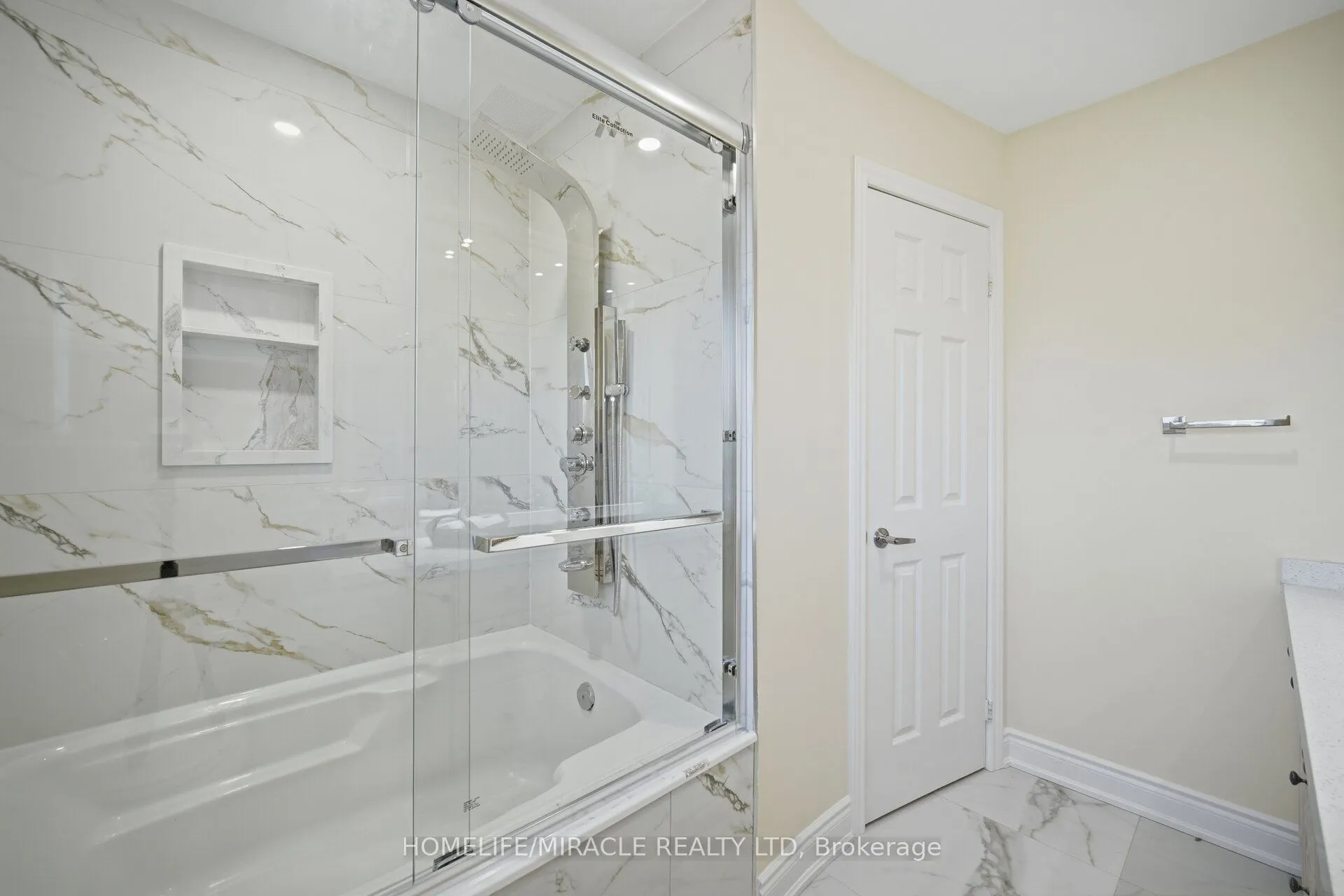 33 Ridgefield Court