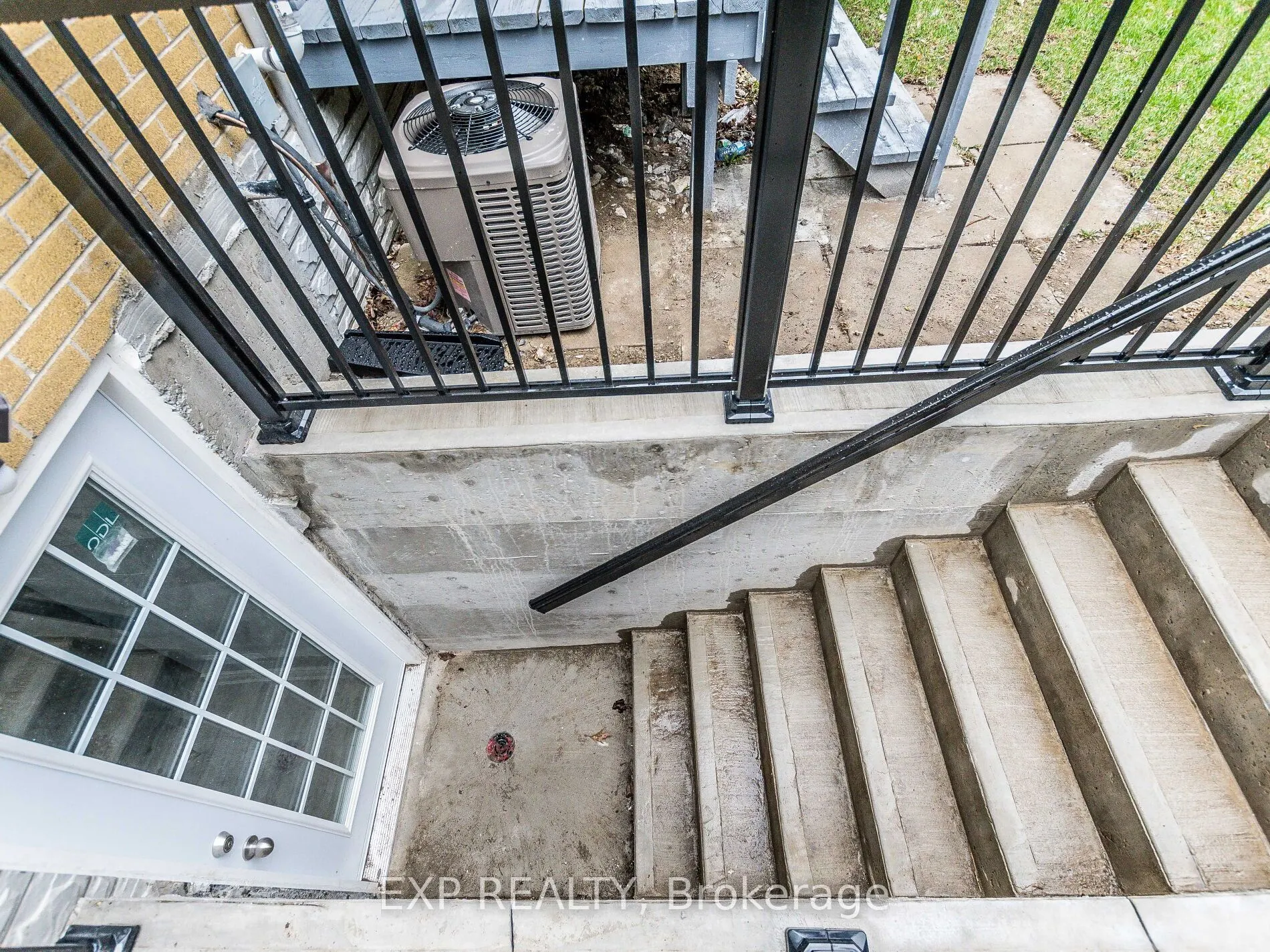 91 Corby Crescent #Basement Apartment