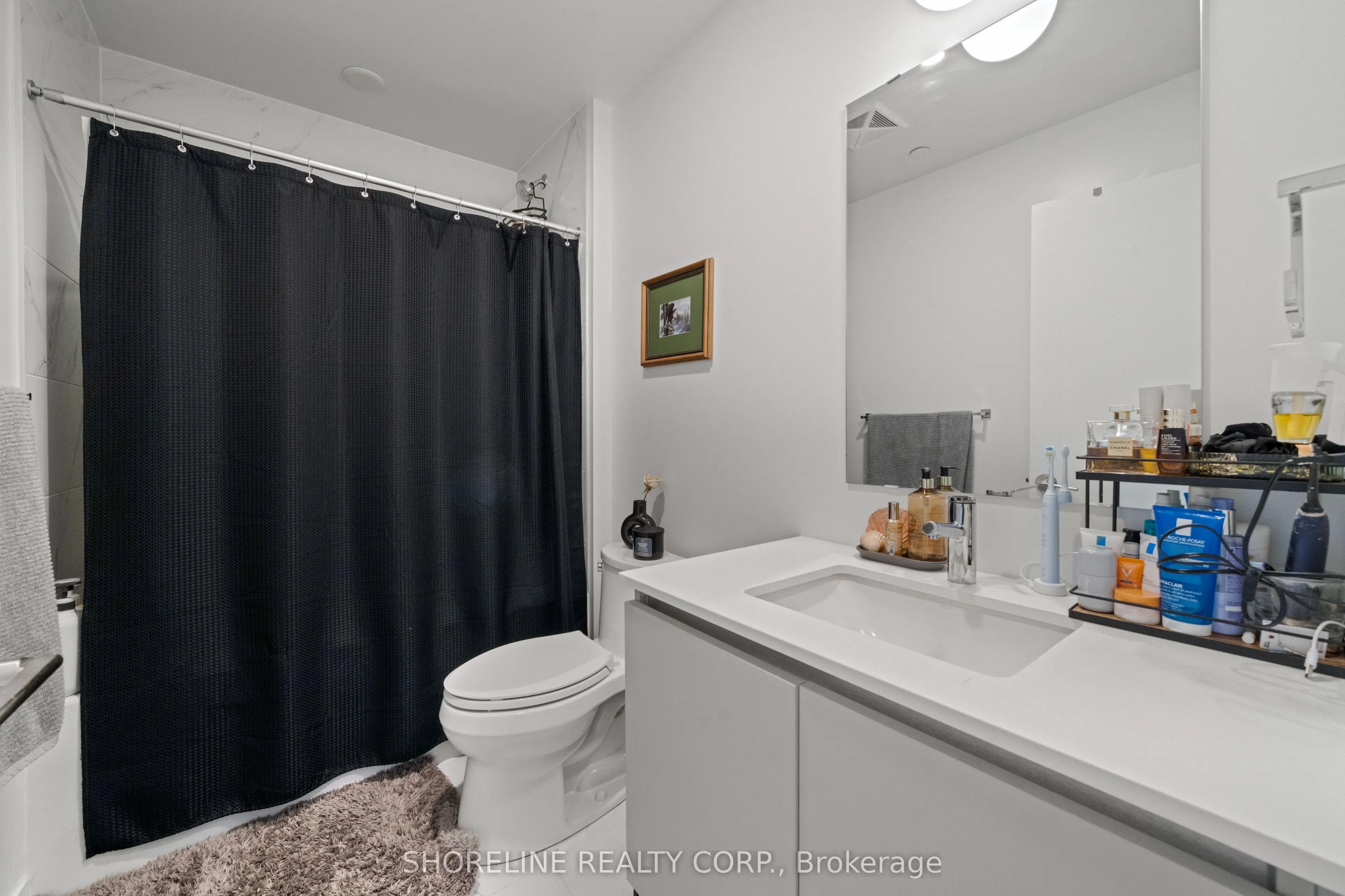 405 Dundas Street W #412