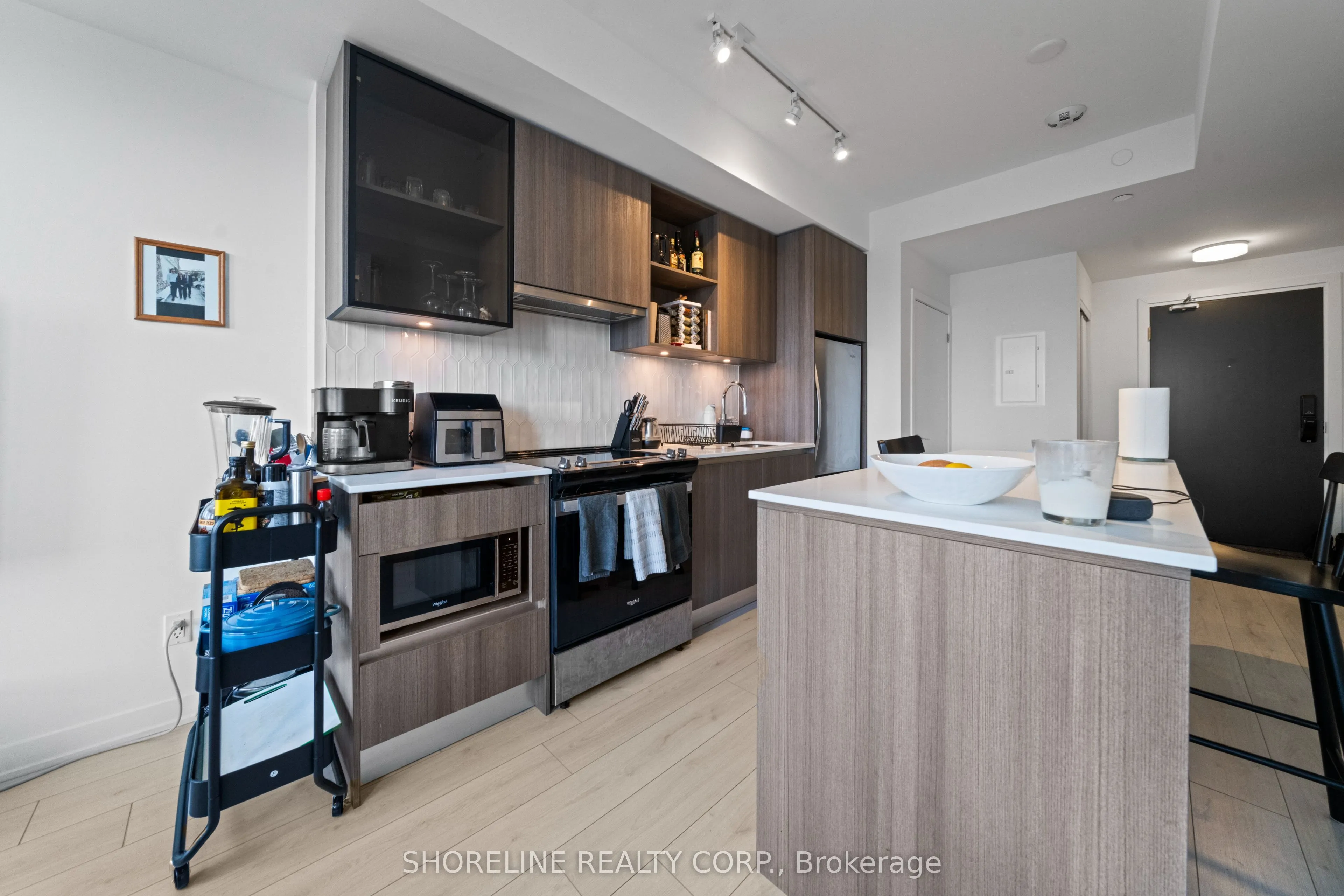 405 Dundas Street W #412