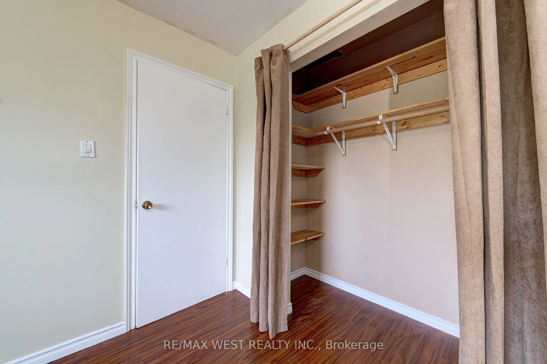 18 Glenforest Road #Upper Lvl