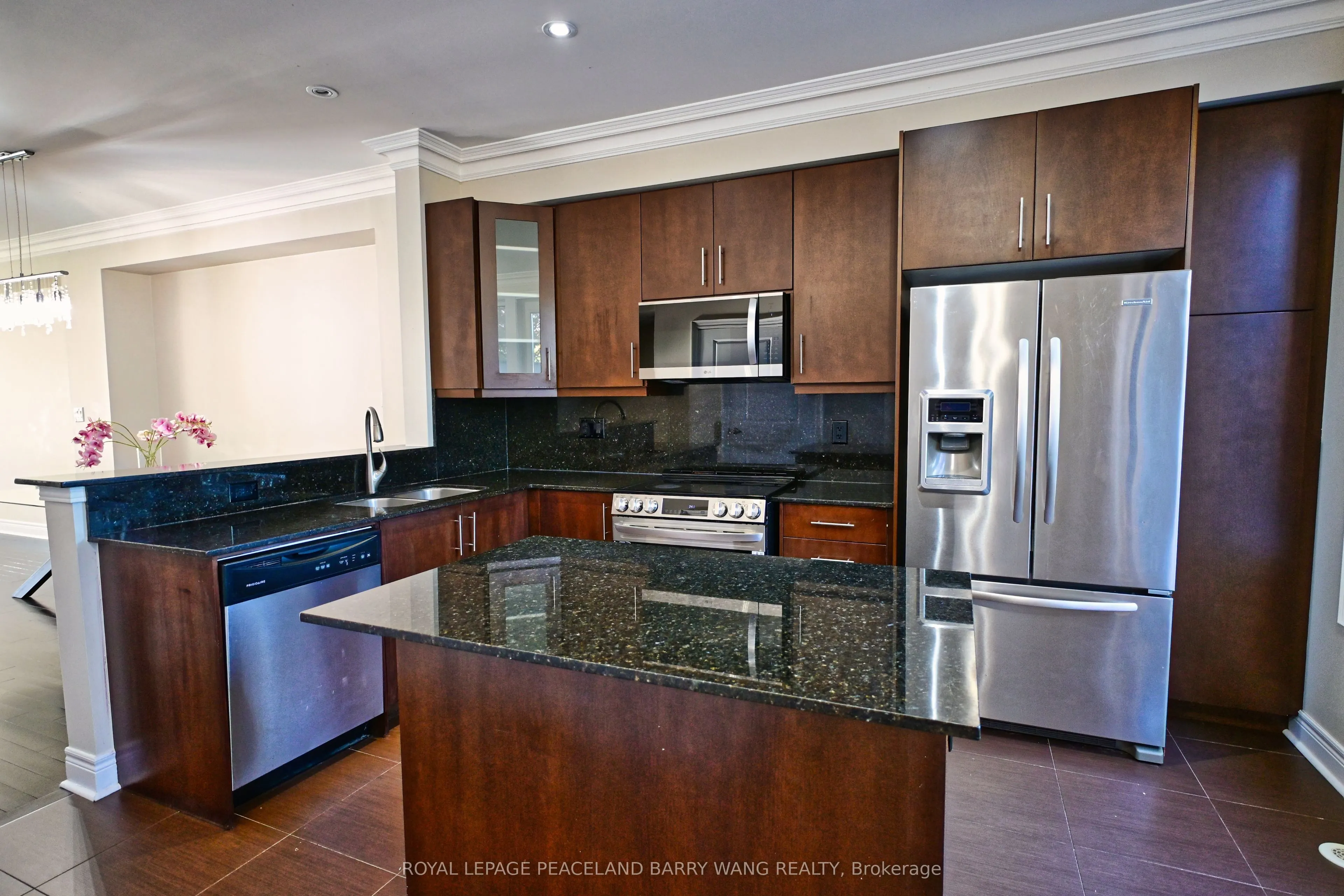 1812 Burnhamthorpe Road E #57