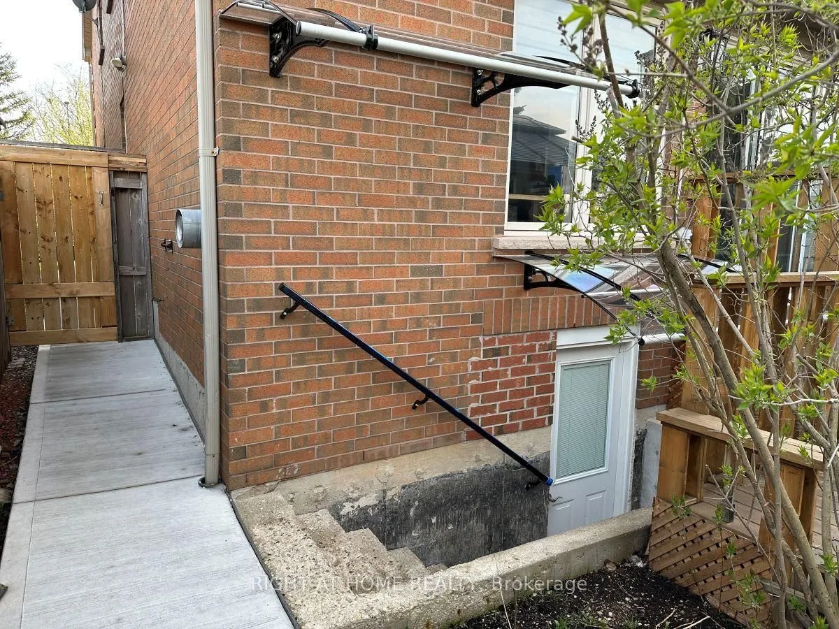 5967 Leeside Crescent #Bsmt