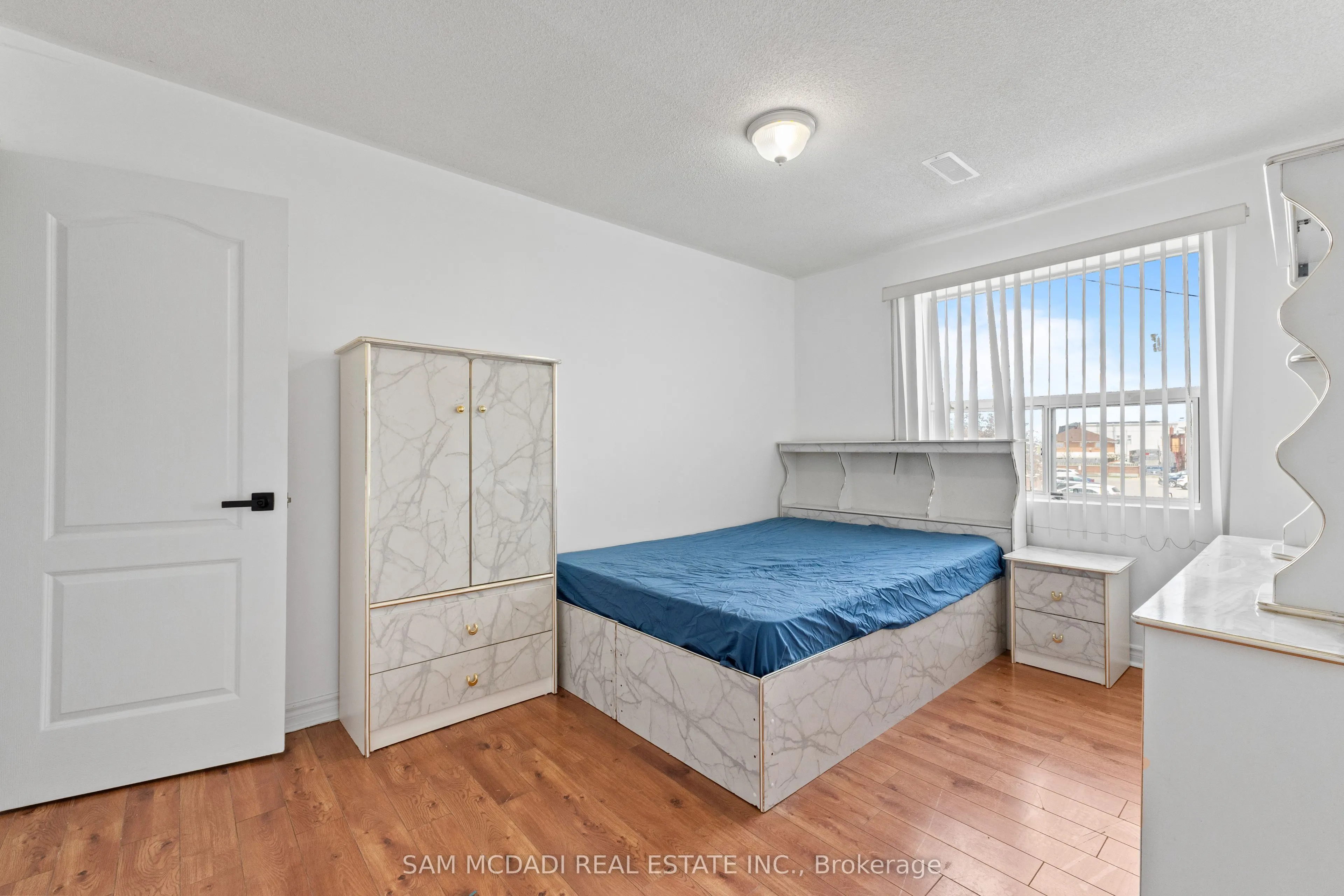 2922 Islington Avenue #3