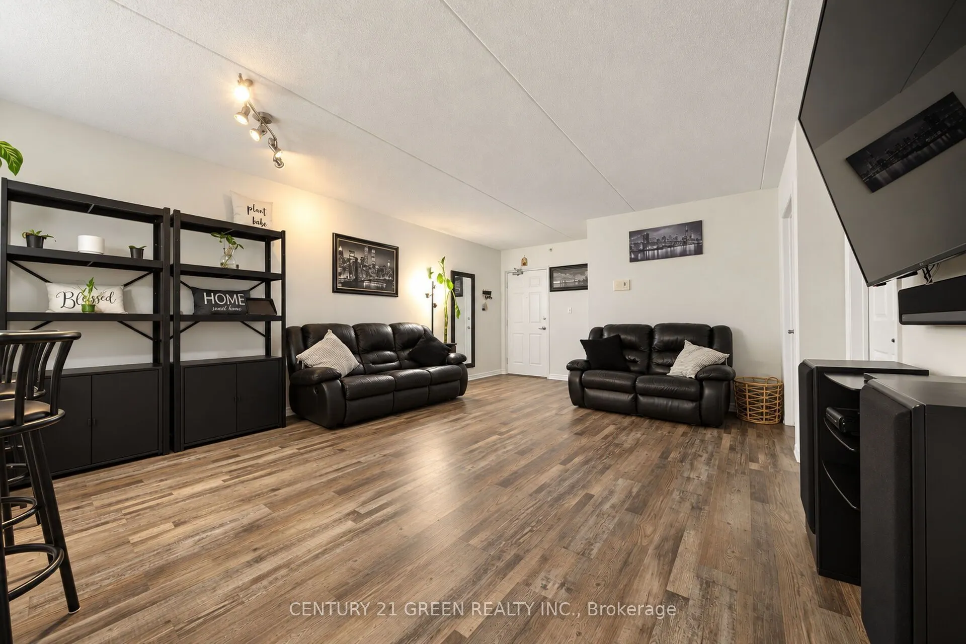 1350 Main Street E #105