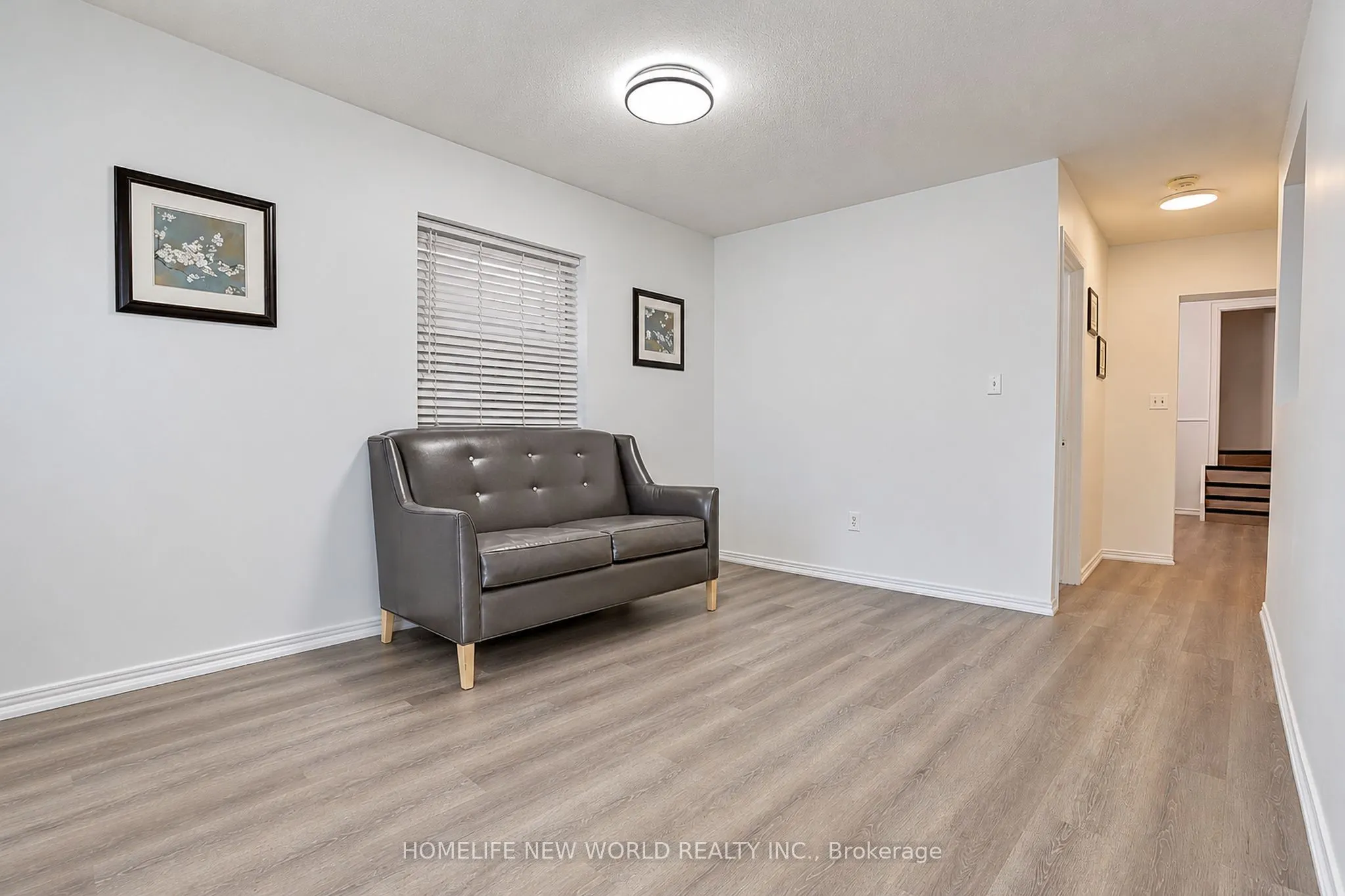 2001 Dundas Street W