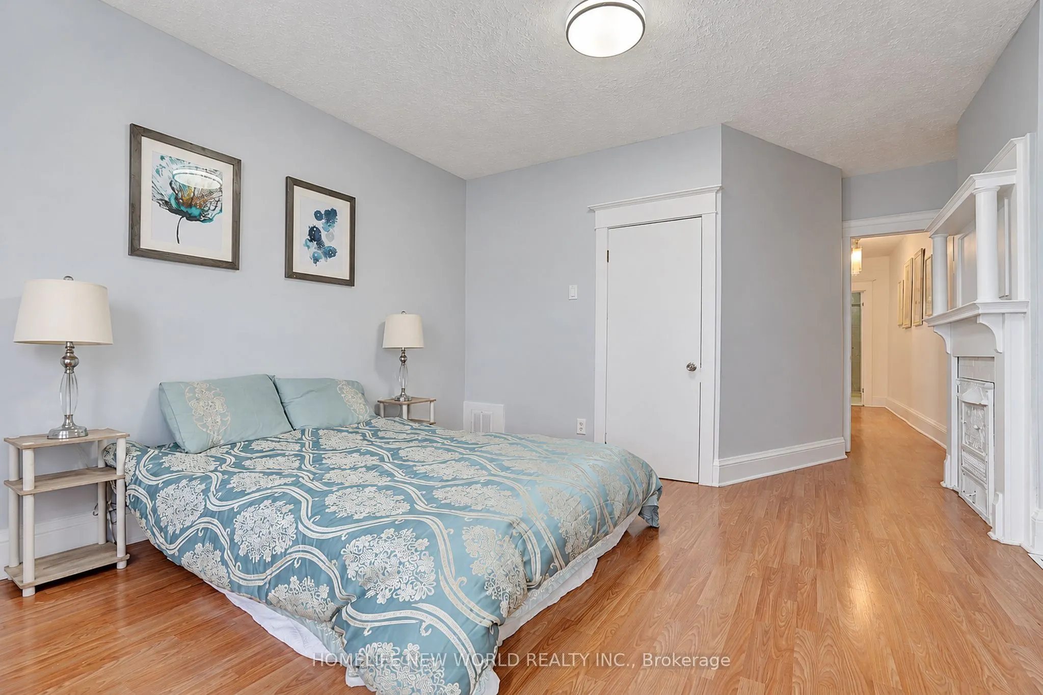 2001 Dundas Street W