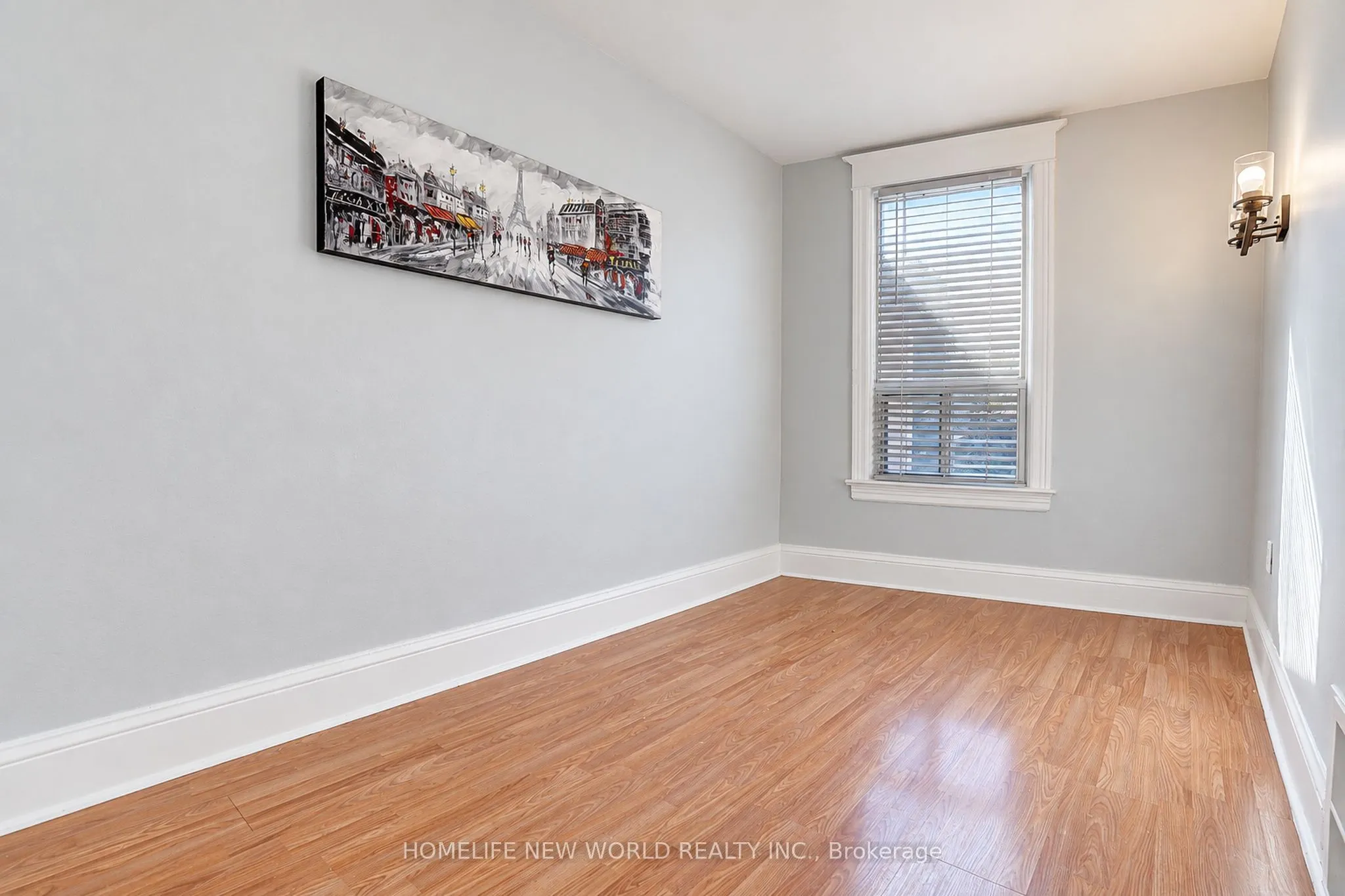 2001 Dundas Street W