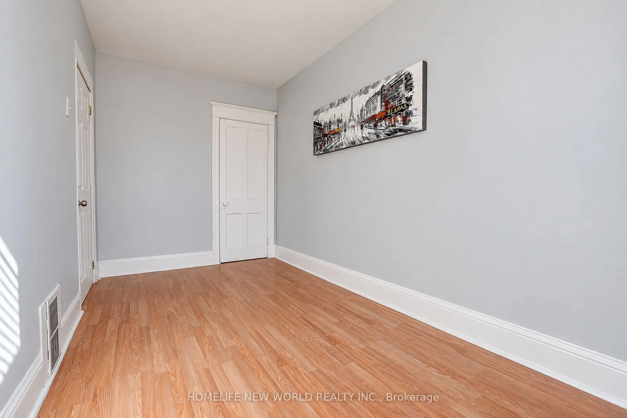 2001 Dundas Street W