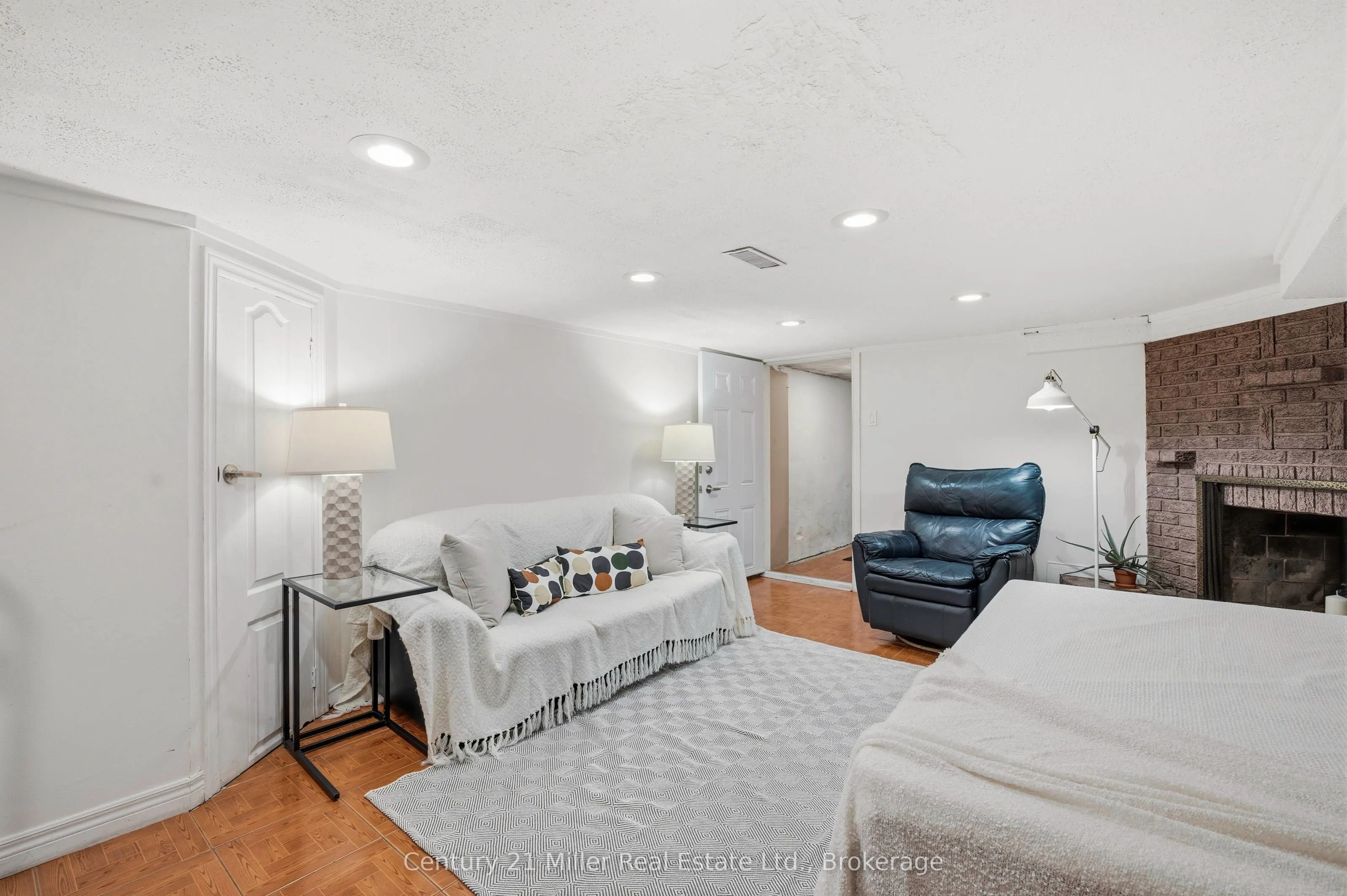 213 Boon Avenue