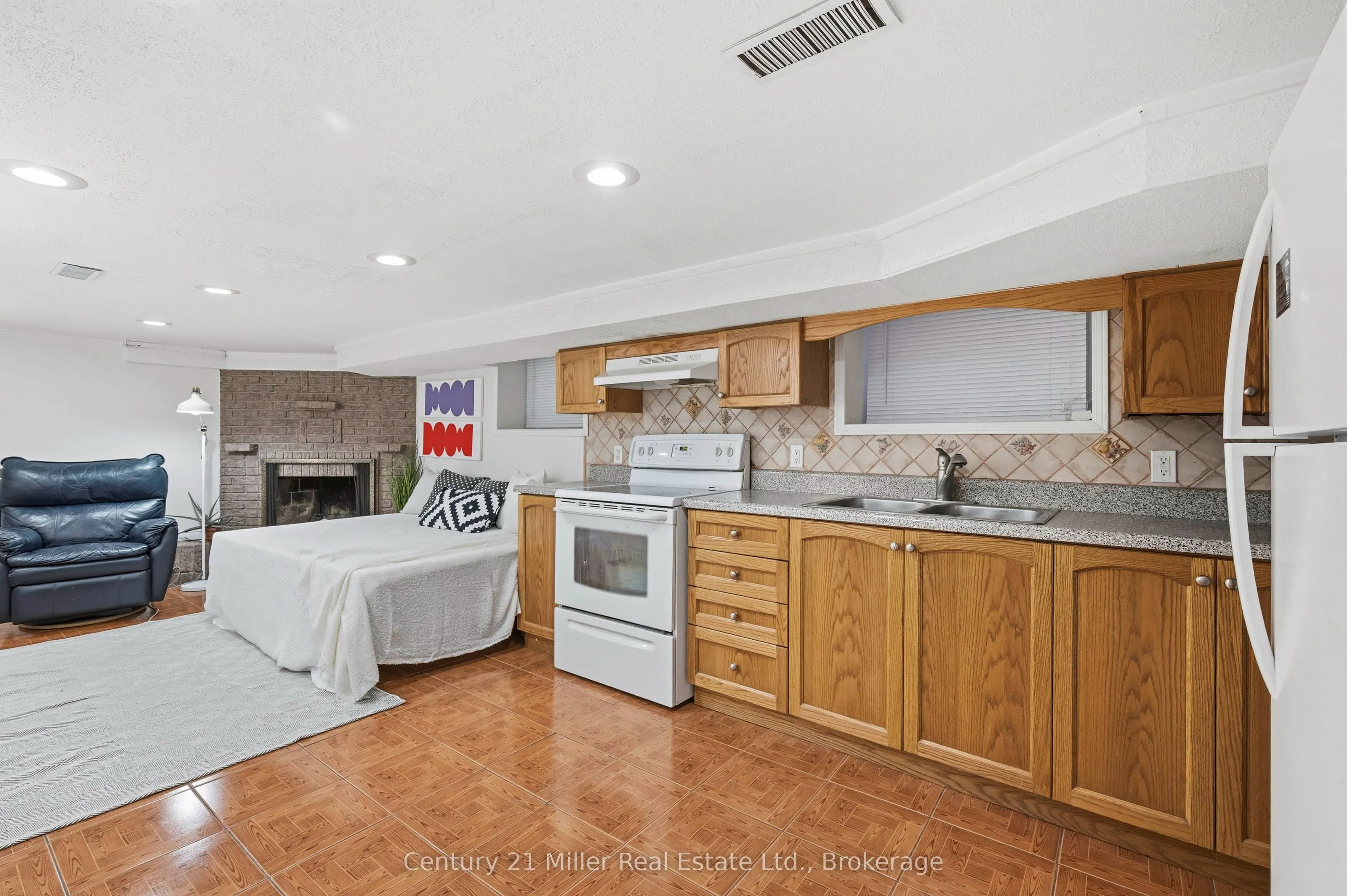 213 Boon Avenue