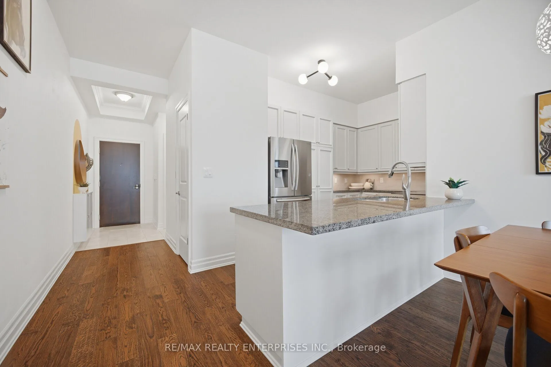 2855 Bloor Street W #103