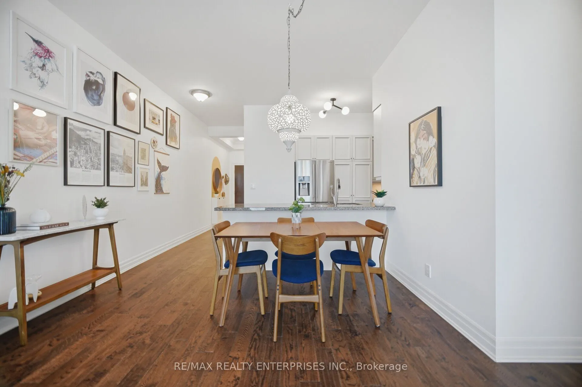 2855 Bloor Street W #103