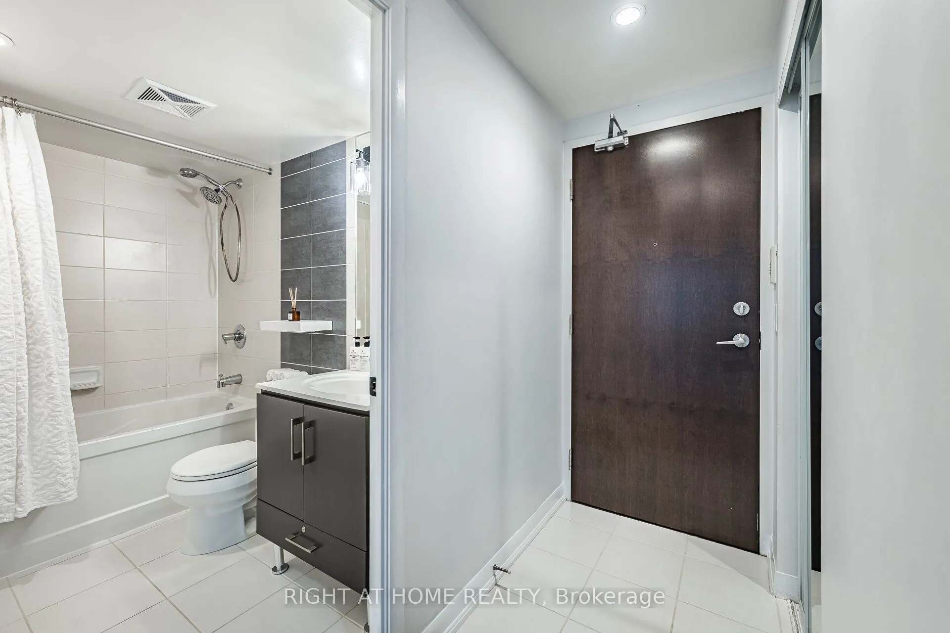 205 Sherway Gardens Road #1211