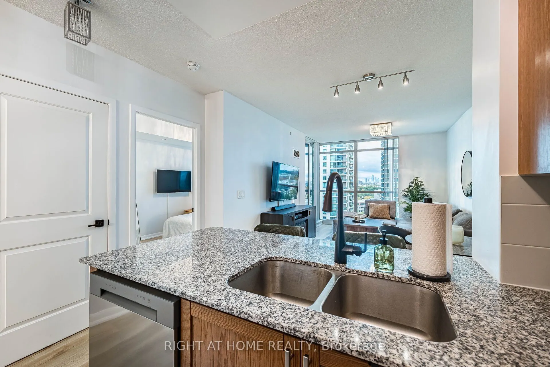 205 Sherway Gardens Road #1211